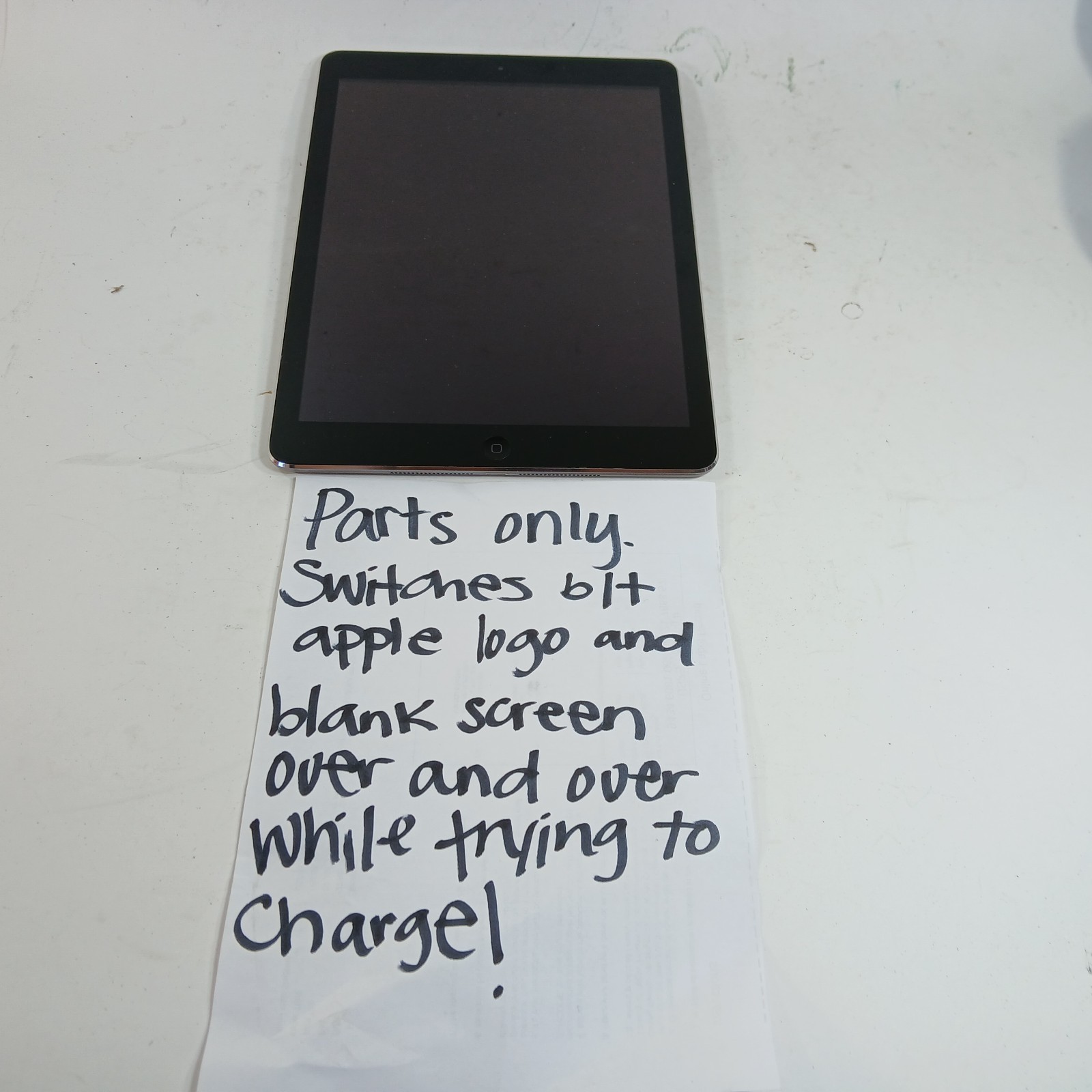 Apple iPad Air 1 (2013) FOR PARTS AS IS
