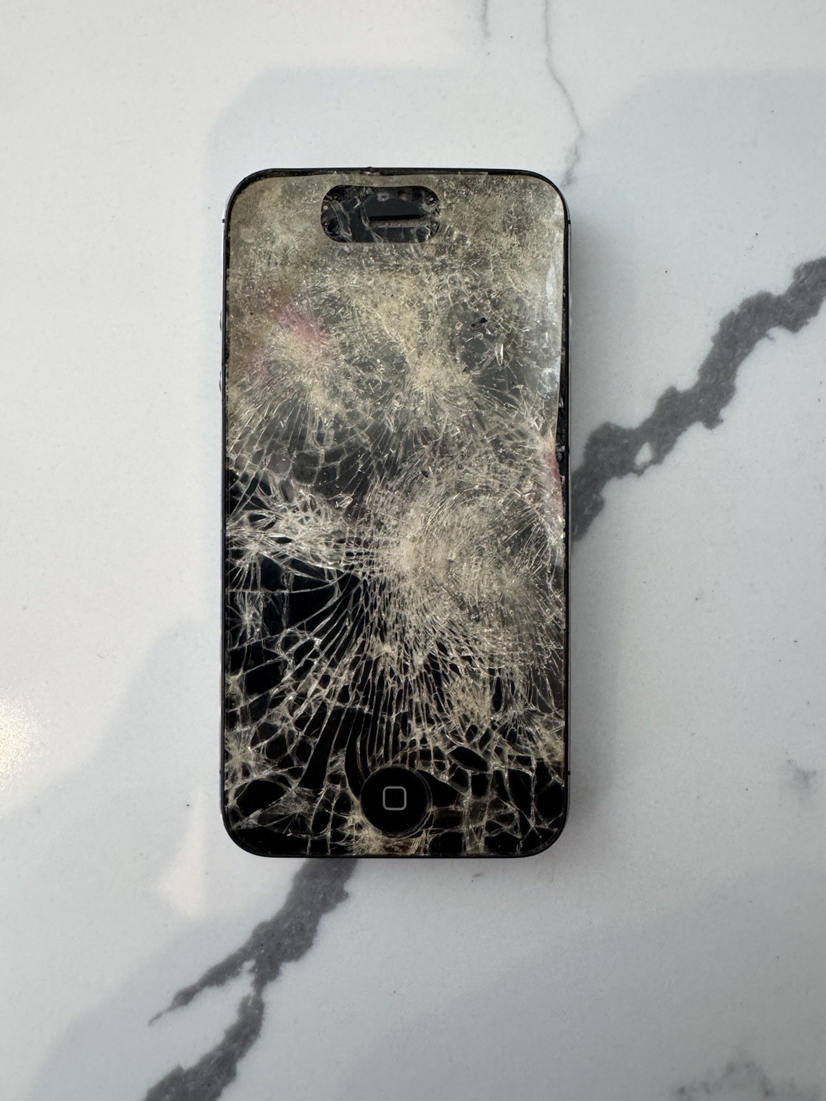 Apple iPhone 4 A1349 Black – FOR PARTS/REPAIR – Badly Cracked Screen/As-Is