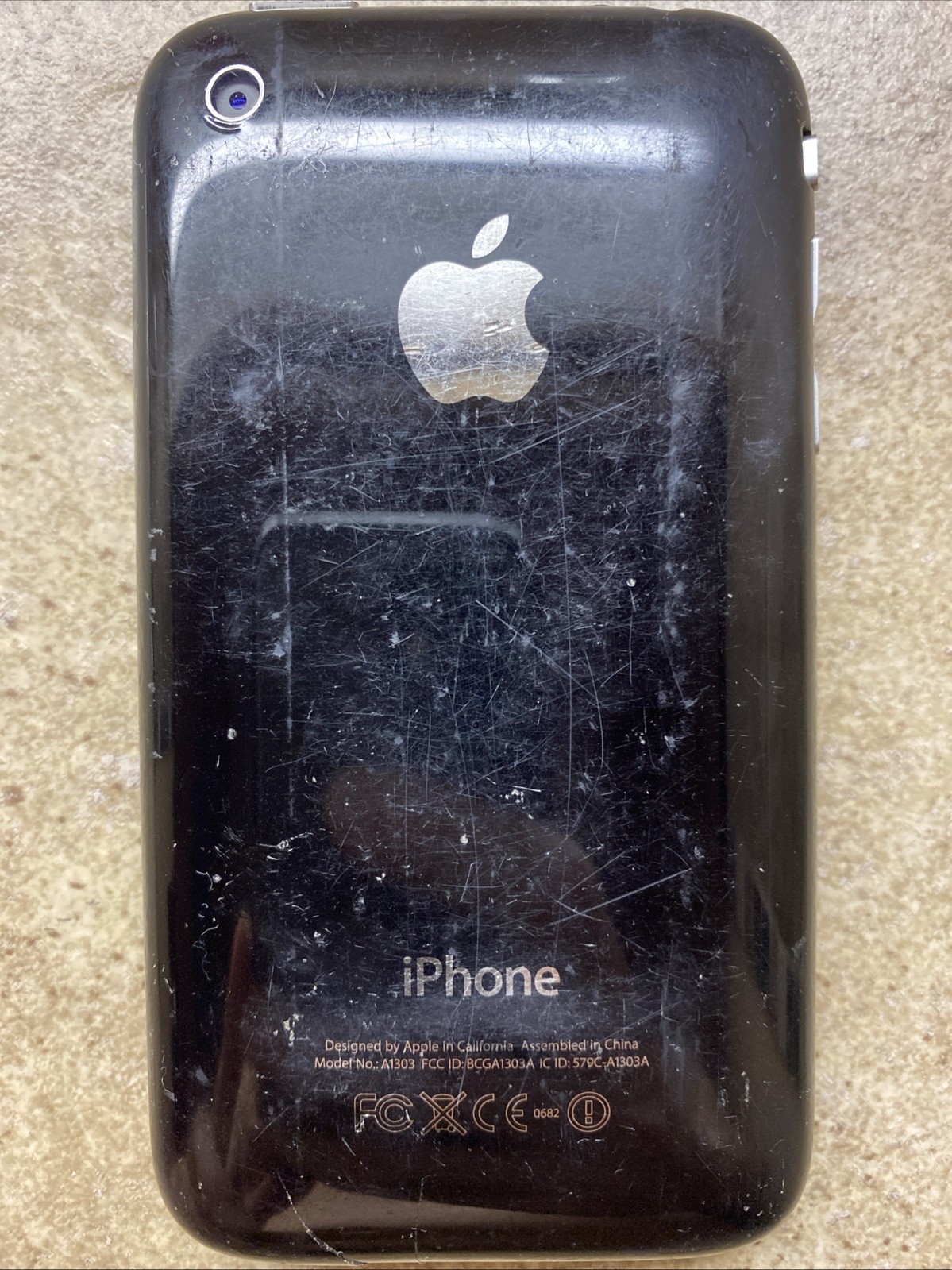 Apple iPhone 3GS – 8GB Black , AT&T Model A1303 WORKING!