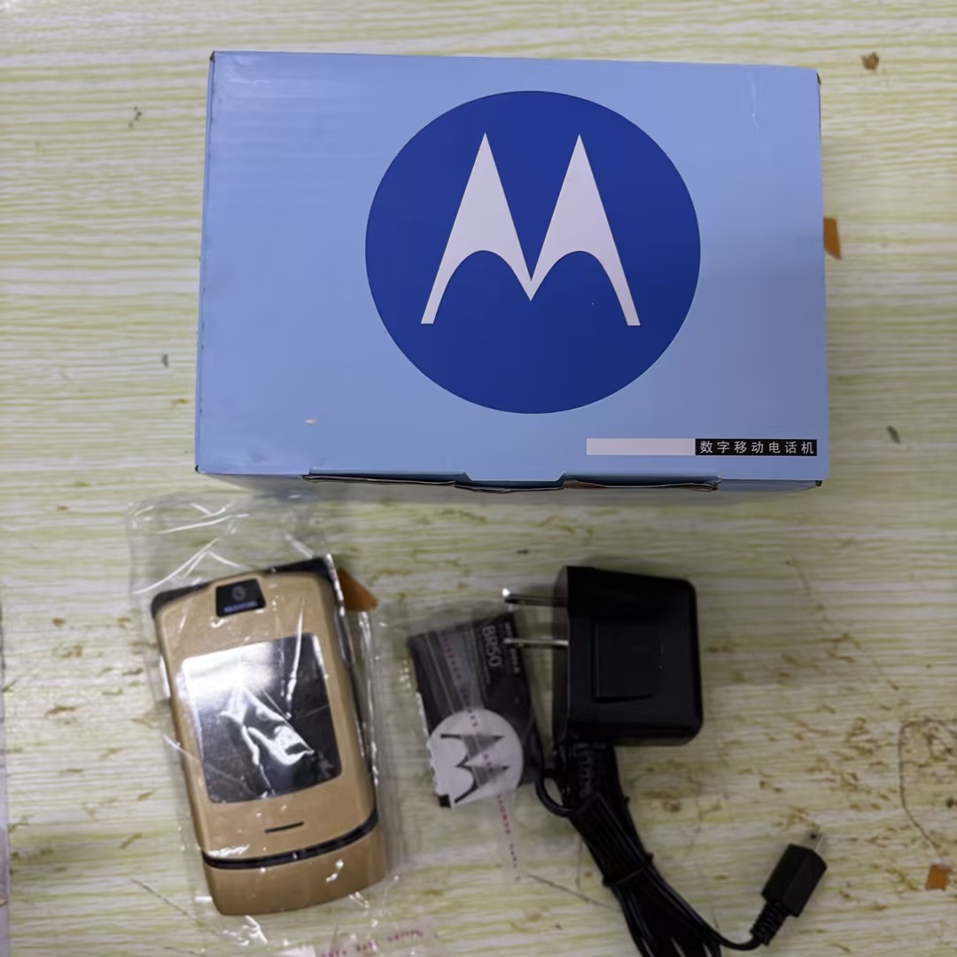 Unlocked Motorola RAZR V3i Dolce Gabbana Gold GSM Flip Bluetooth Mobile Phone