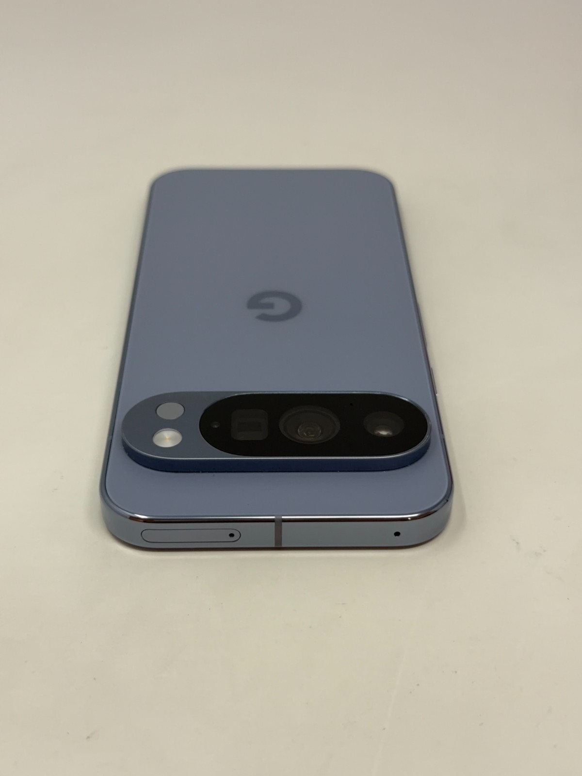 Google Pixel 10 Pro (GEHN3) – 256GB Unlocked Moonstone – 100% Battery – Warranty