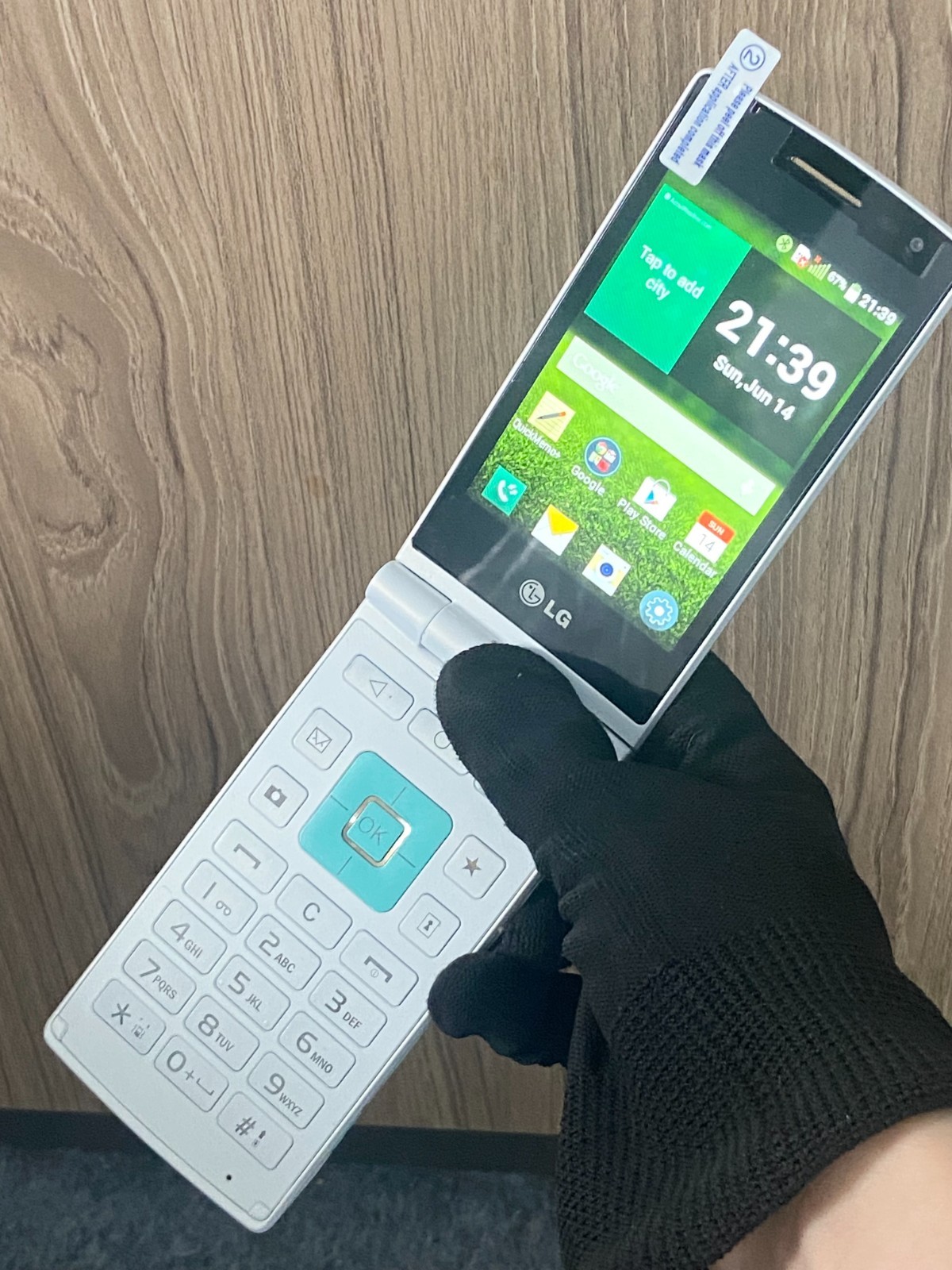 LG Wine Smart D486 4G LTE 4GB ROM 3.5″ Android Flip Keyboard Unlocked Smartphone