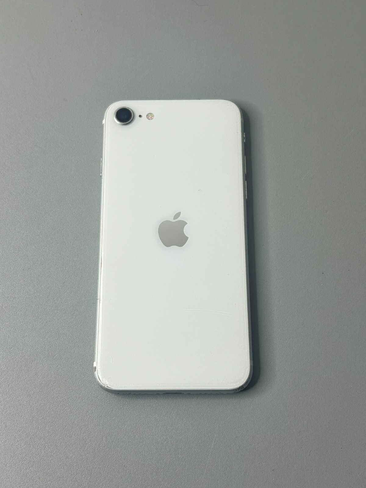 Apple iPhone SE (2nd Gen) White– Remote Management Locked – AS-IS