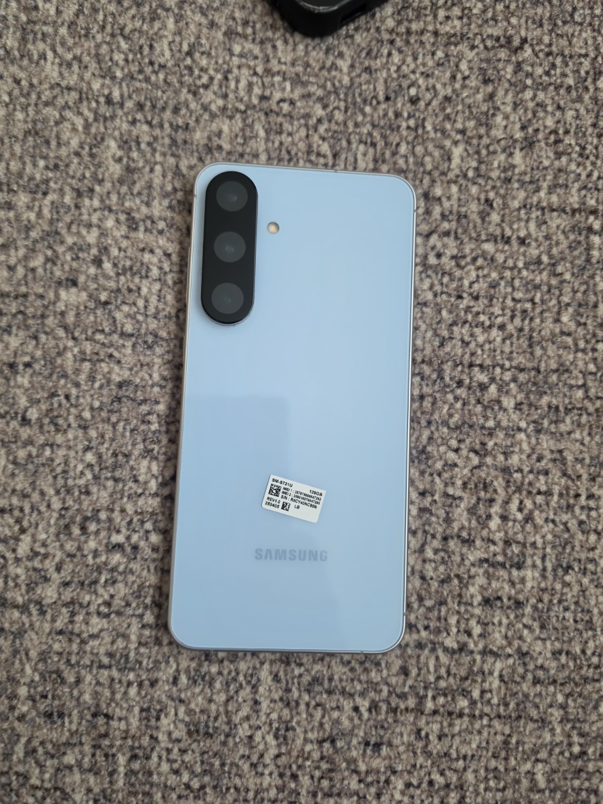 Samsung Galaxy S24 FE 128GB (Xfinity Locked) – For Parts or Wi-Fi Use Only