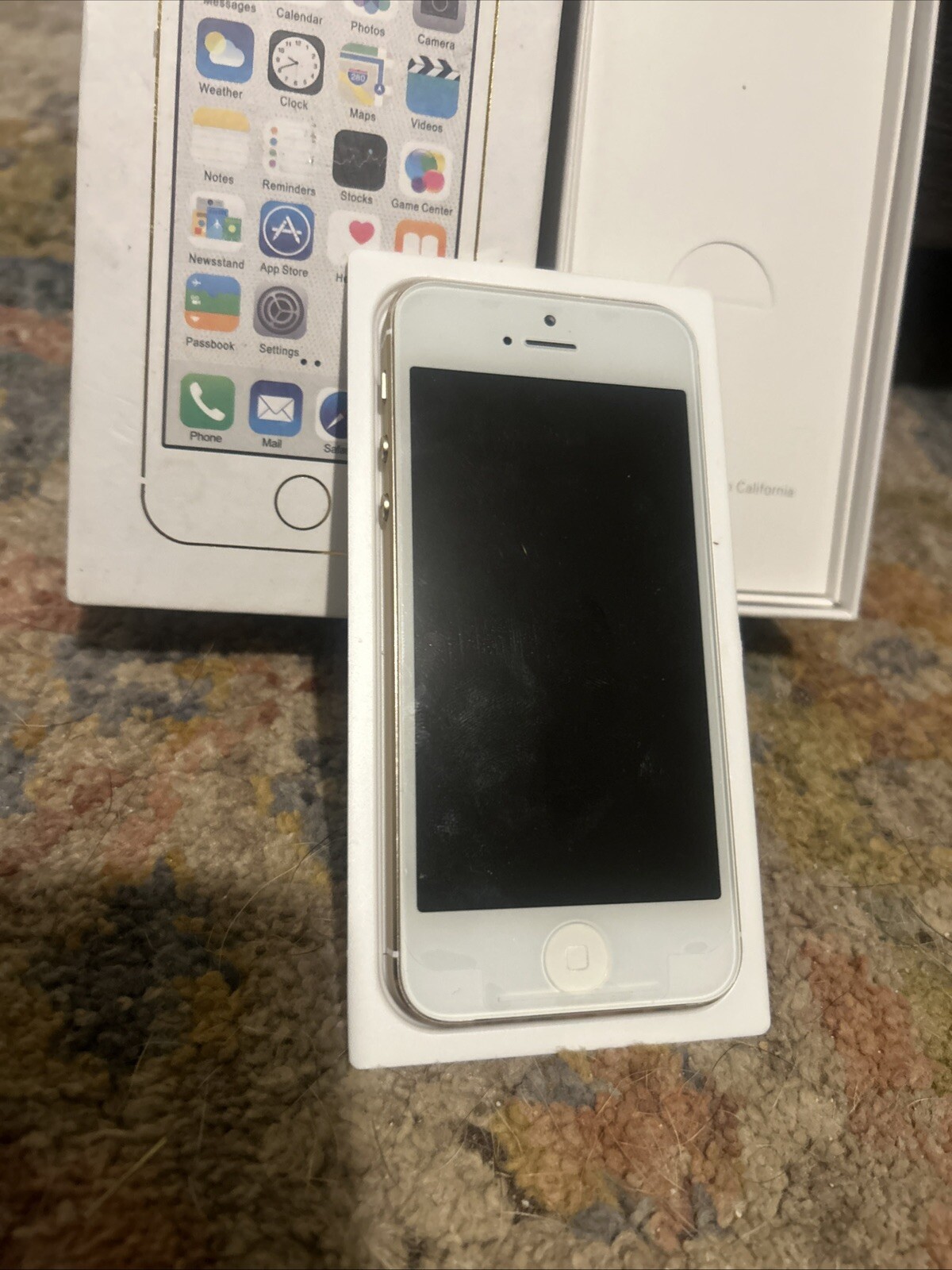 Apple iPhone 5 – 16 GB – Gold (Unlocked)