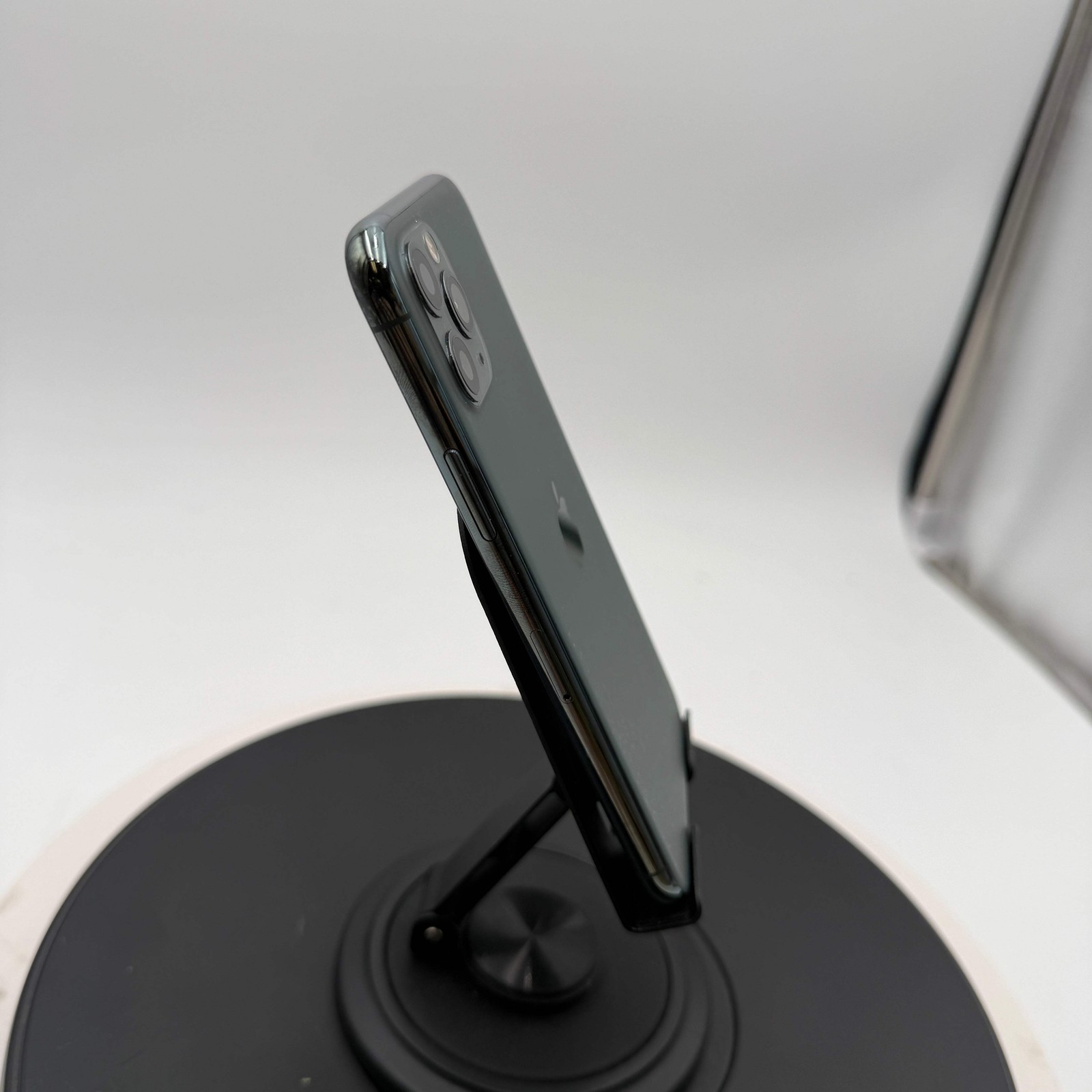 Apple iPhone 11 Pro 256GB Green Unlocked Service Battery