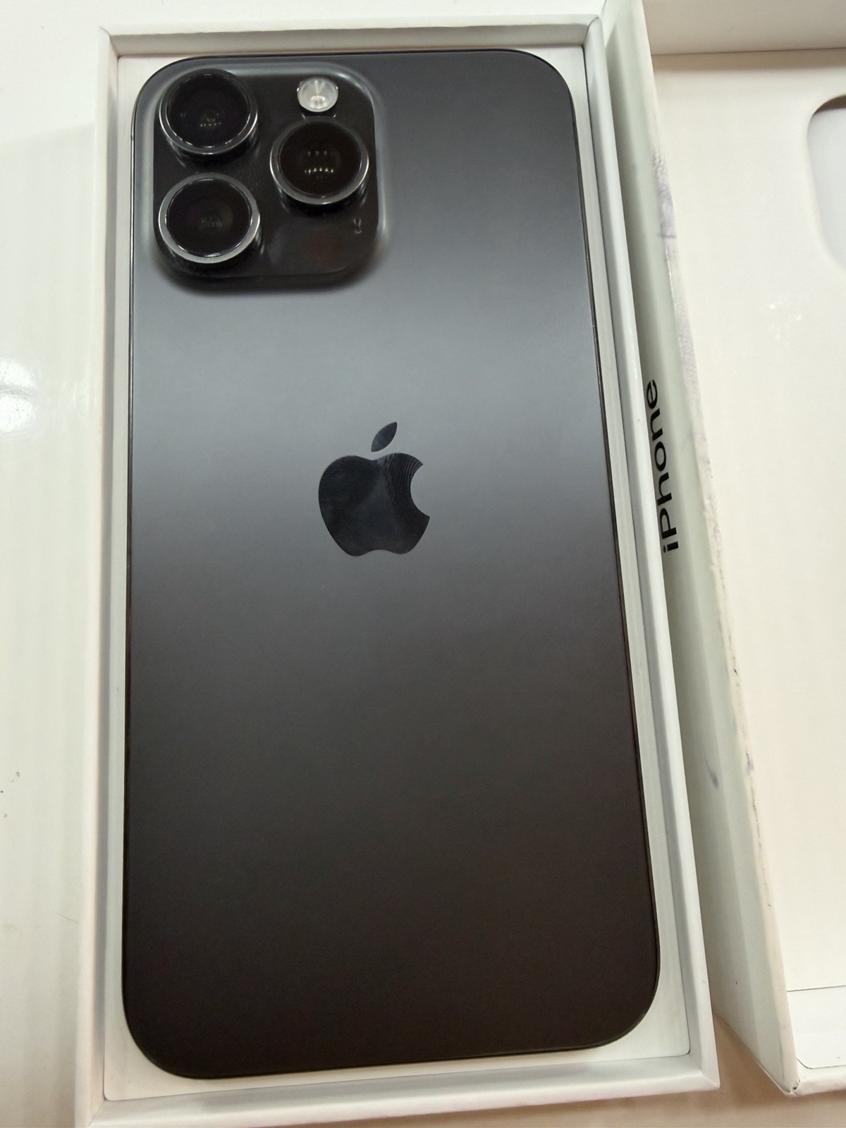 Apple iPhone MU663LL/A 256GB Black Network Unlocked Bluetooth Wi-Fi Enabled