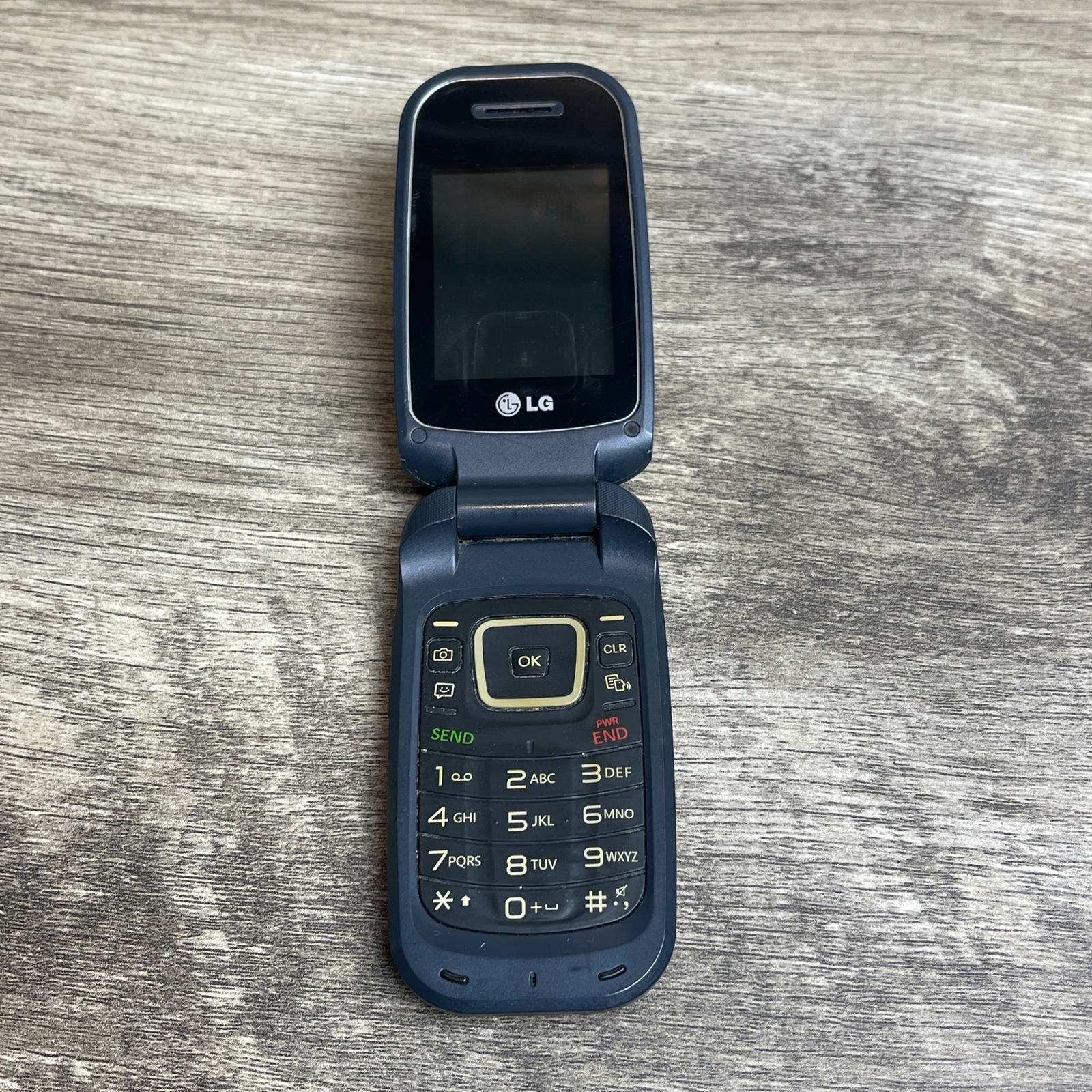 LG MS450 2.2″ TFT LCD 1.3MP 256MB Storage Bluetooth Single-SIM Flip Cell Phone