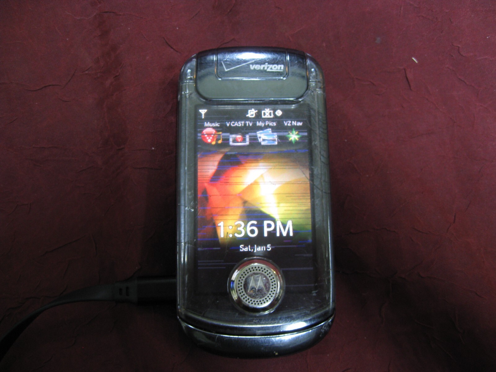 Motorola Krave ZN4 Smartphone (Verizon) – 128 MB Gray – FOR PARTS SEE DESC