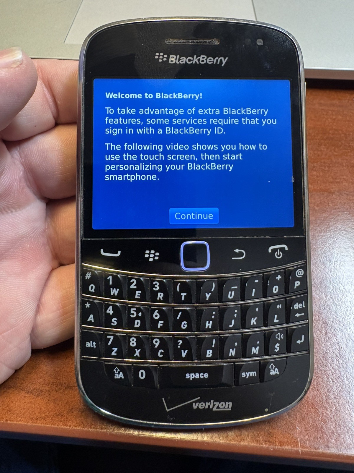 BlackBerry Bold 9900 – Black (UNLOCKED) Smartphone – Working
