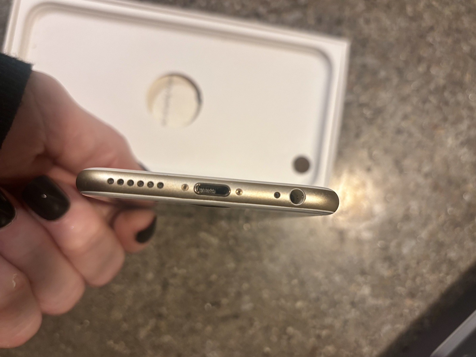 Apple iPhone 6 Gold (Unlocked) 16GB Smartphone – Works – In Original Box