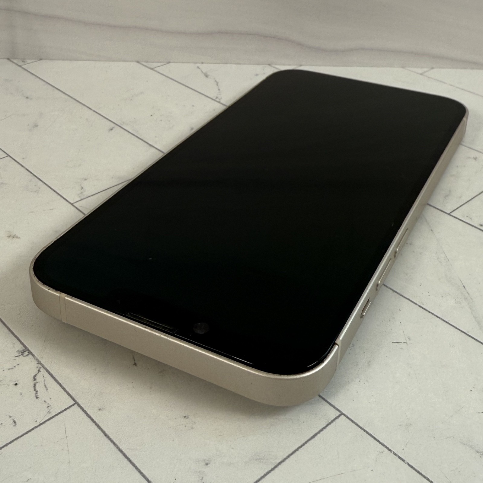 Apple iPhone 14 256GB White Unlocked Damaged LCD Screen & Cracked Back #H295