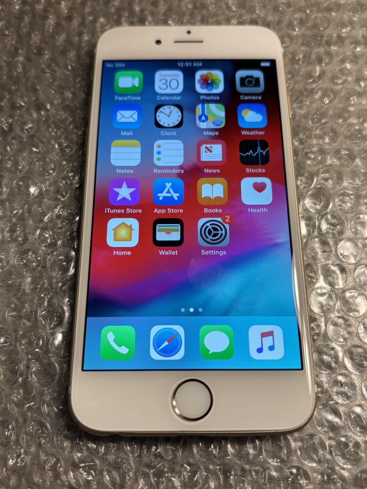 Apple iPhone 6 – 16GB – Gold (Unlocked) A1549 Good Condition