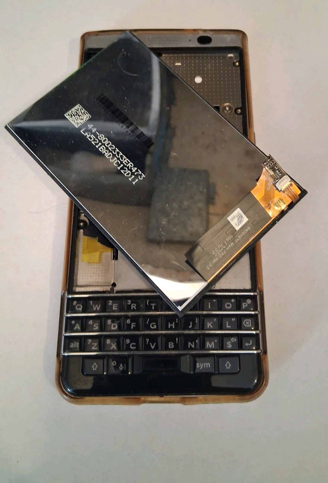 Blackberry Keyone 32 GB Silver *Screen Separated* Good For Parts
