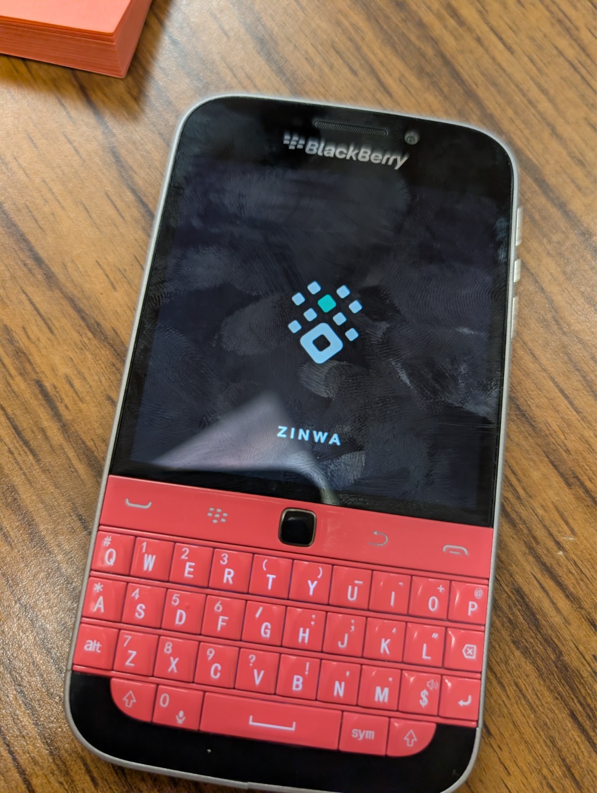 Zinwa Q25 – Niche Physical QWERTY Android Enthusiast Phone blackberry classic