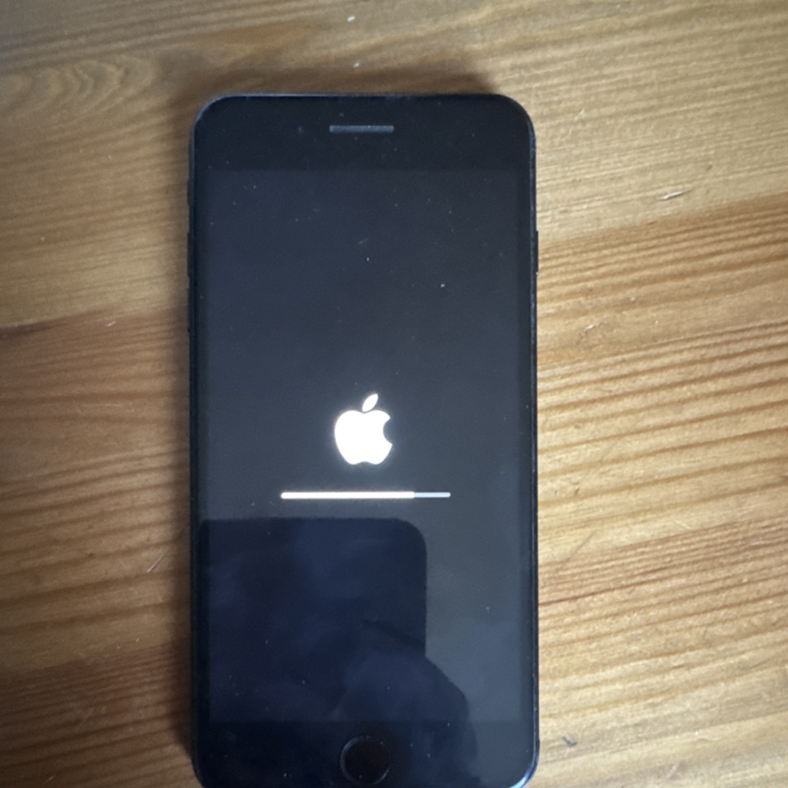 Apple iPhone 7 Plus Black 5.5″ 12MP Quad Core iOS Lightning Bluetooth Wi-Fi NFC