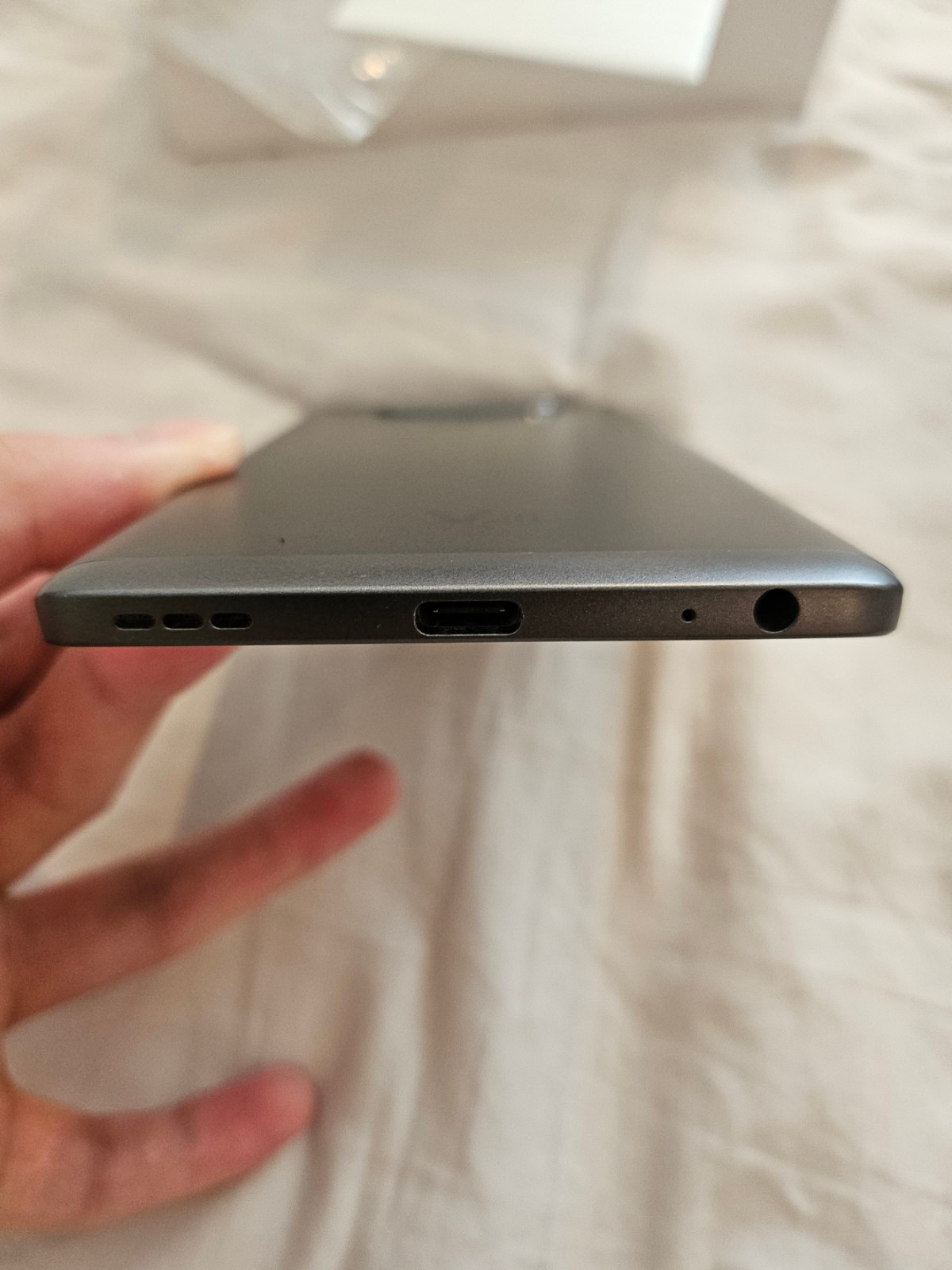 BRICKED / FOR PARTS ONLY – LG V20 US996 64GB Unlocked with Accessories