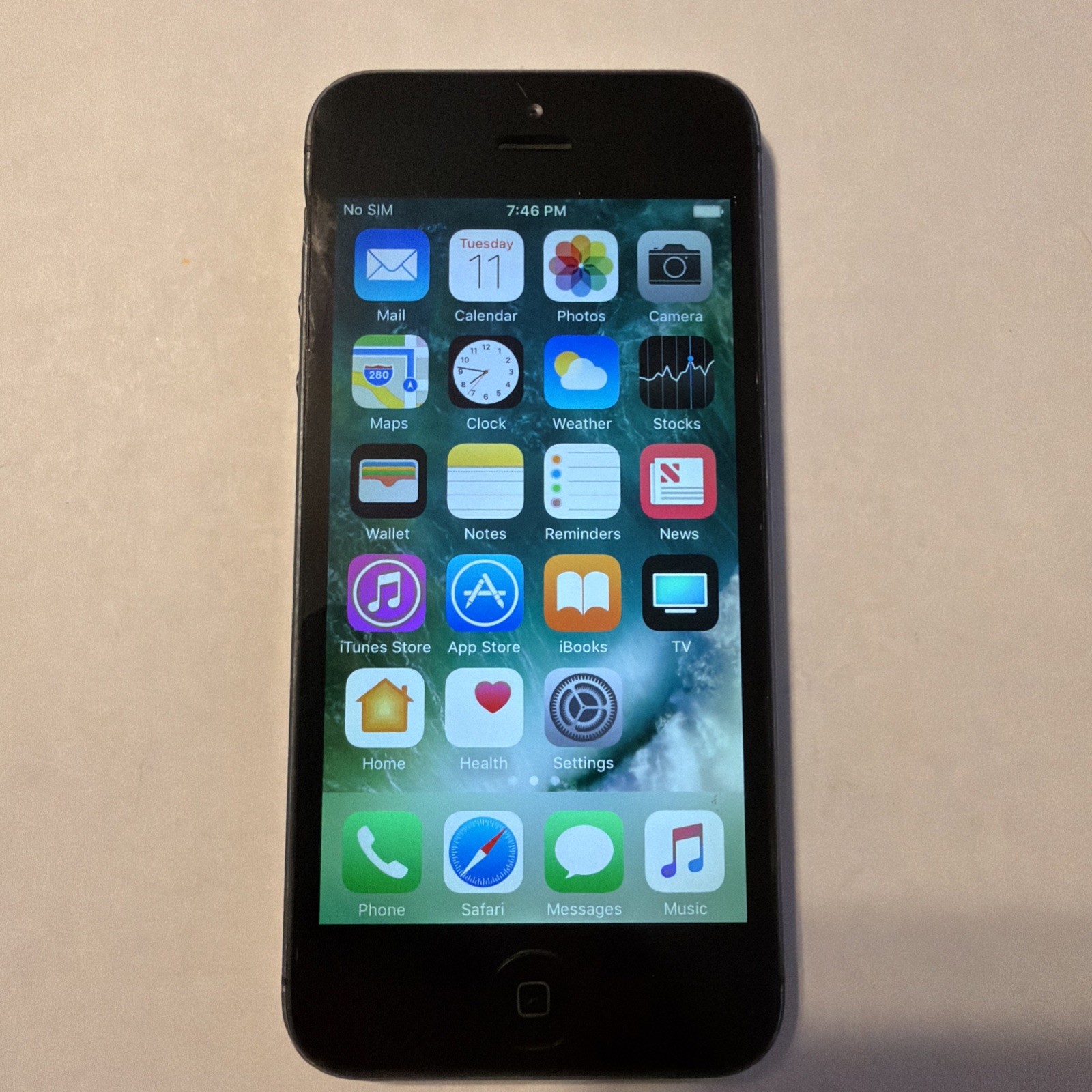 Apple iPhone 5 – 16GB – Black – Unlocked – A1429.