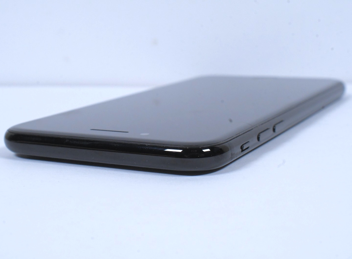Apple iPhone 7 A1660 MN8Q2LL/A Black 128GB AT&T GSM & CDMA Works Great