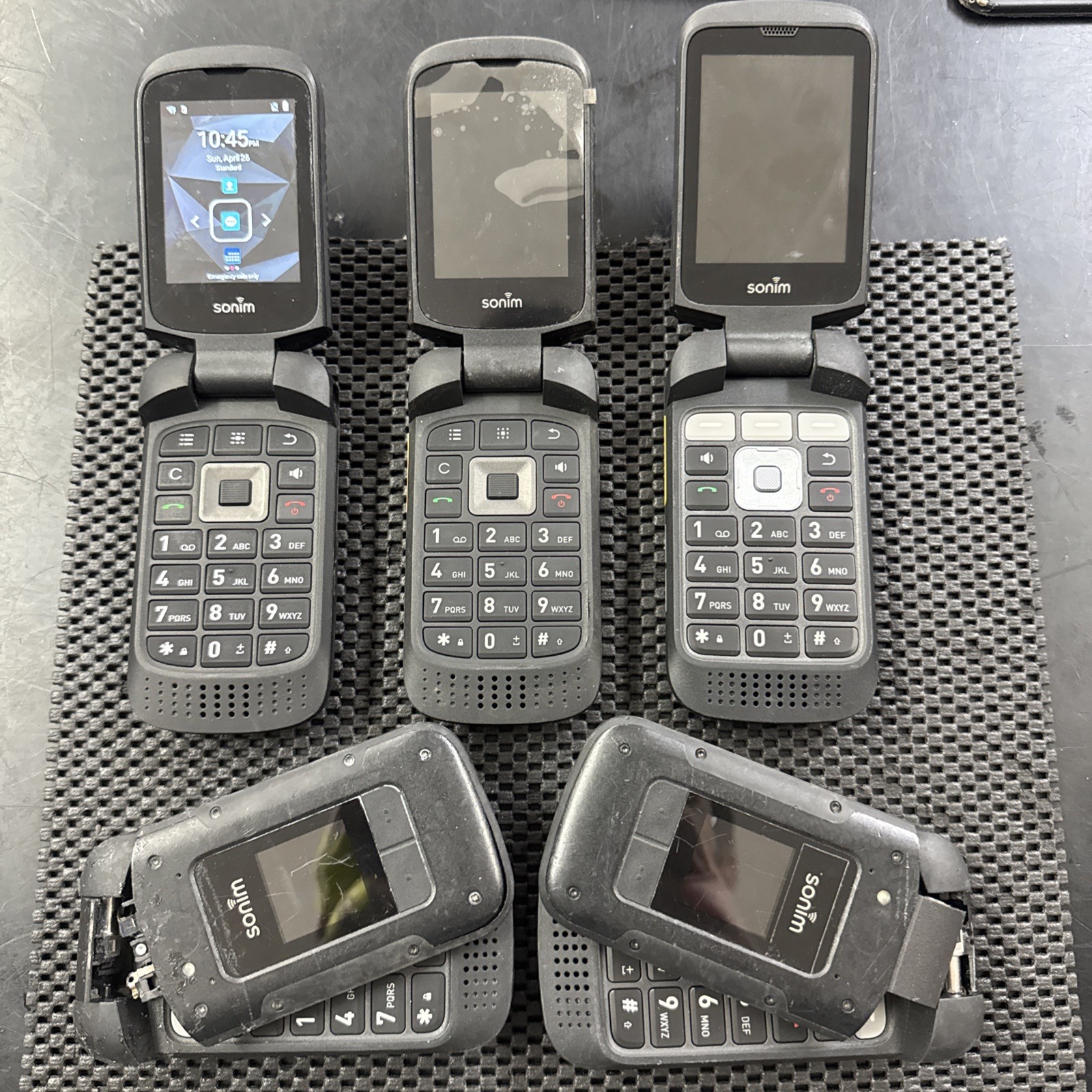 Lot Of 5 Sonim XP3 Plus XP3900 XP3800 4G LTE GSM Rugged Flip Phone Untested G2