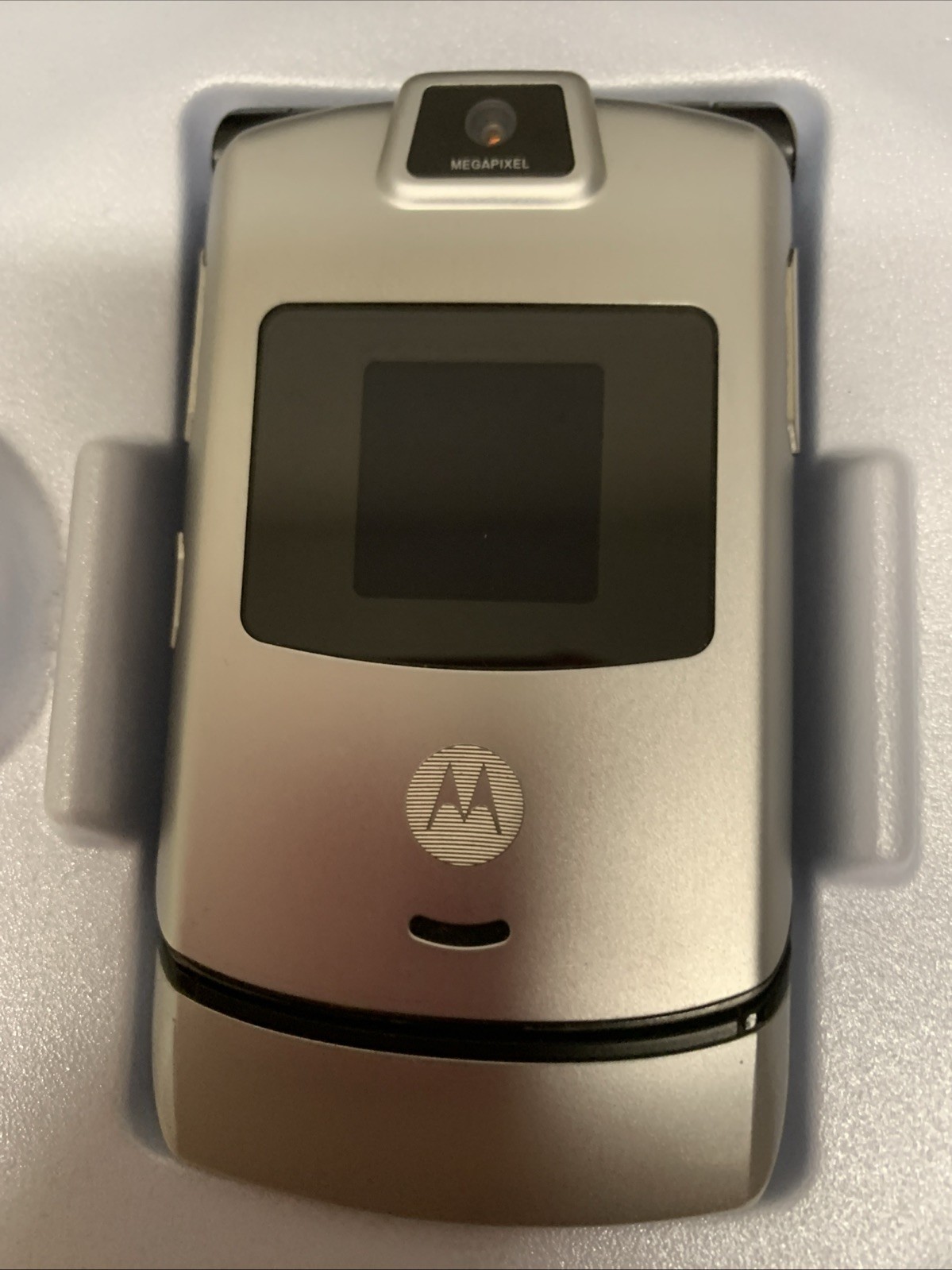 Original Motorola RAZR V3m GSM 2G Flip Phone ( Verizon )Silver