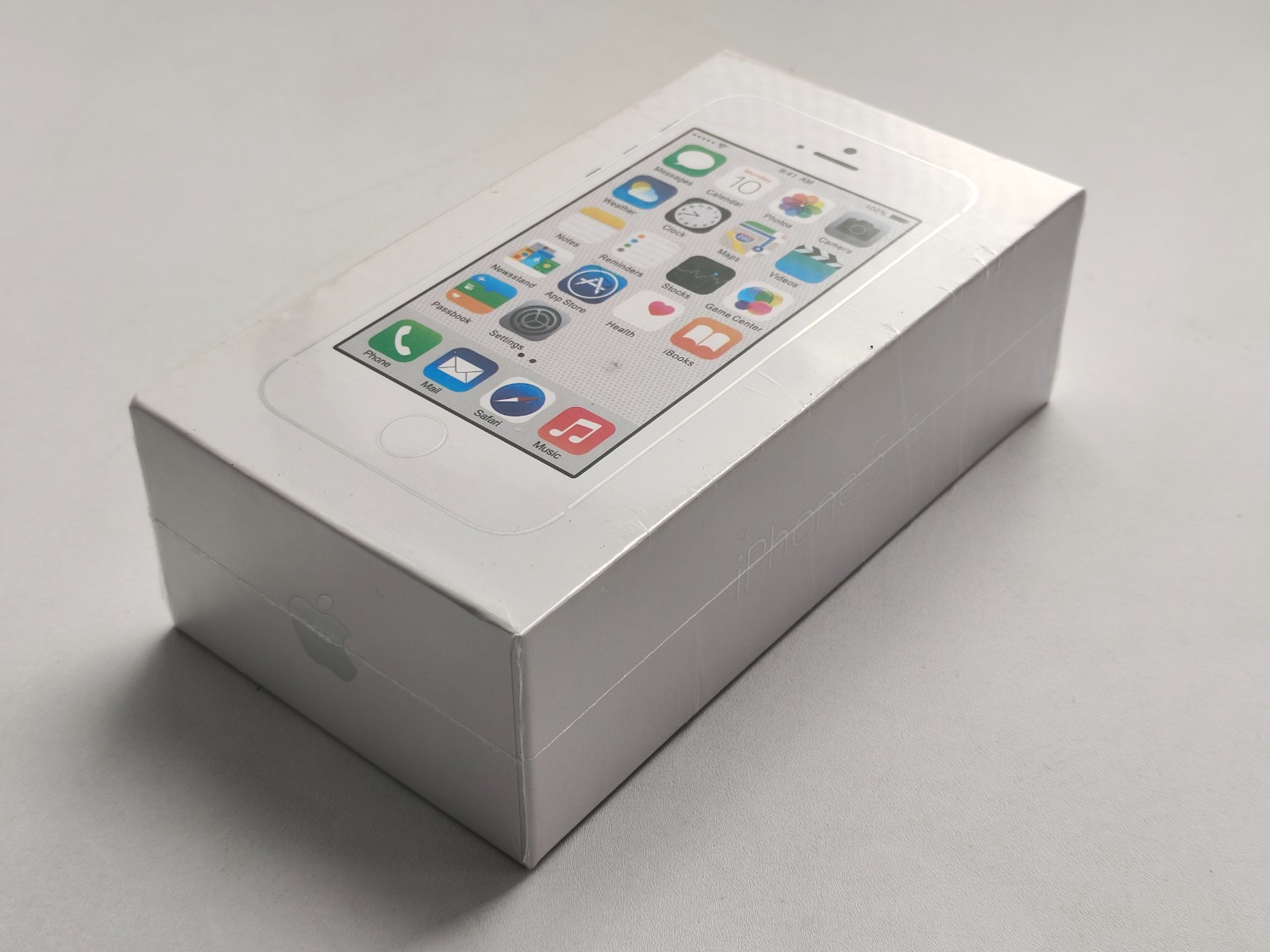 90%N ew Apple iPhone 5/5s 16/32/64GB Factory UNlocked(any carrier)All Color GOOD