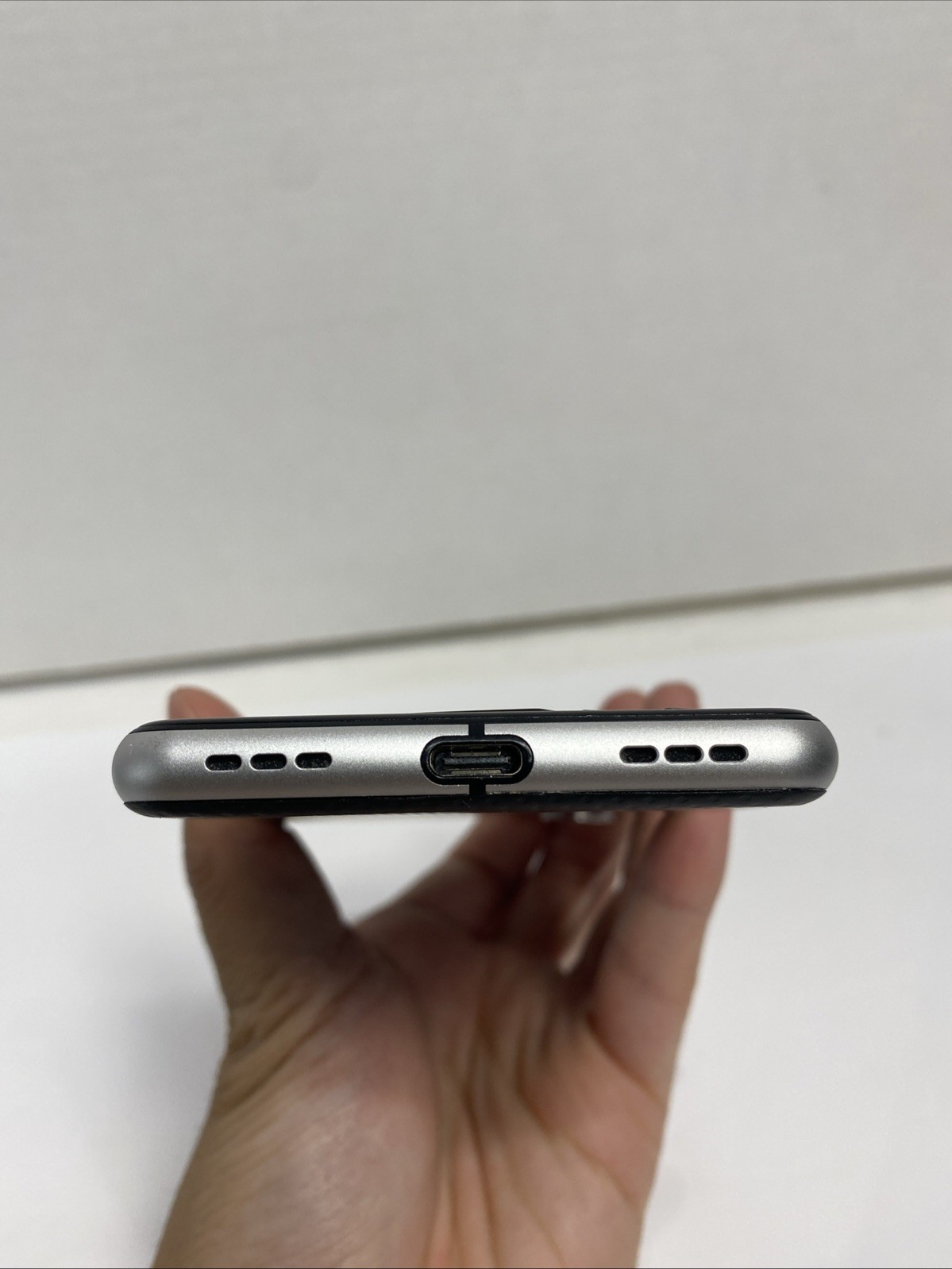 Blackberry Keyone 32gb – Single SIM – Silver/Black LTE Qwerty BBB100-2 Unlocked