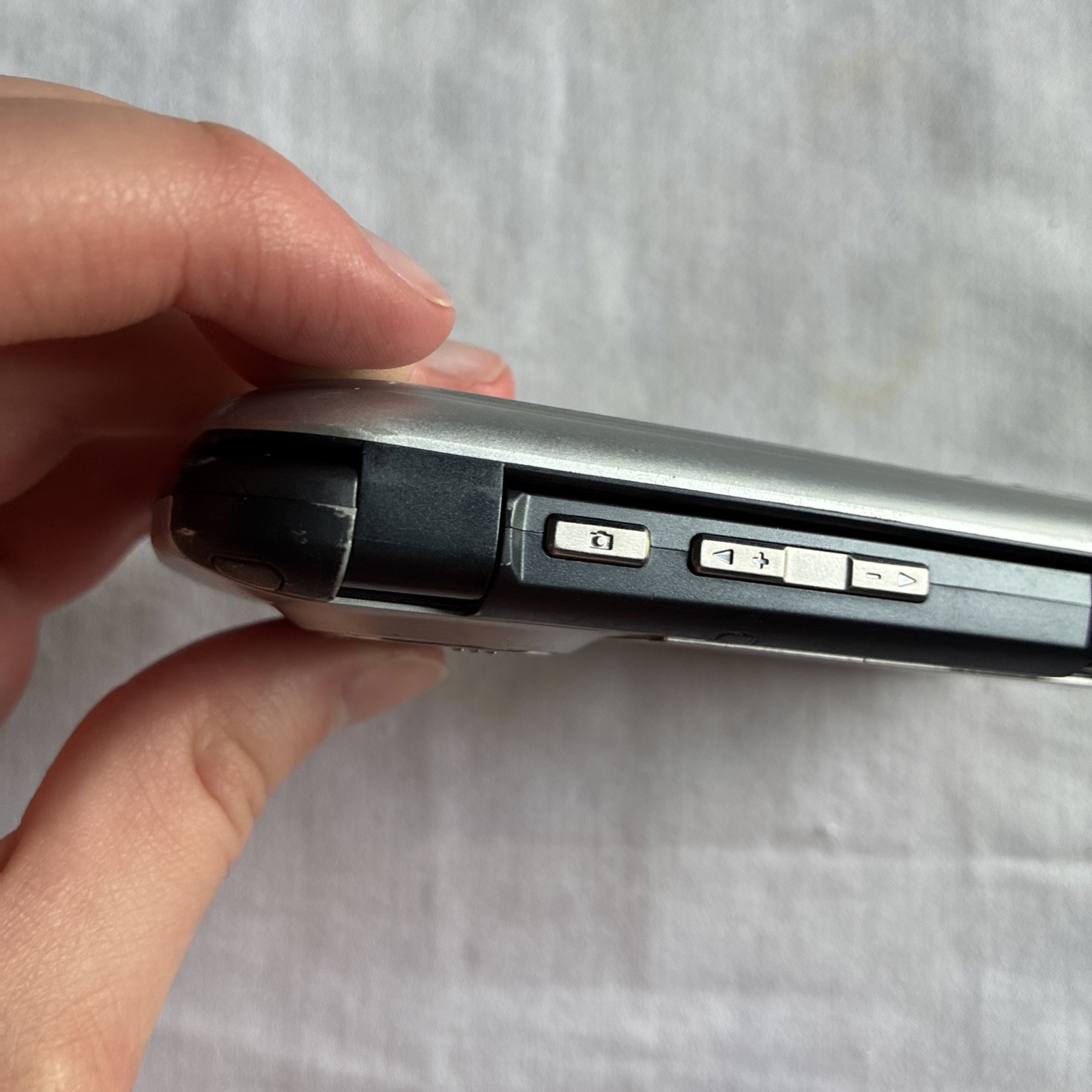 812.LG VX-9900 Very Rare – For Collectors – No Sim Card – CDMA UNTESTED