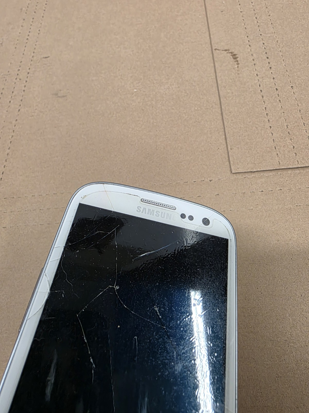 Samsung Galaxy S III (S3) (T-Mobile) – CRACKED