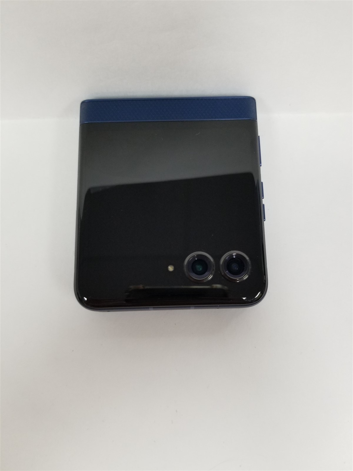 Motorola Razr 2025 256GB Blue XT2553V (Unlocked) Fully Functional DG7711