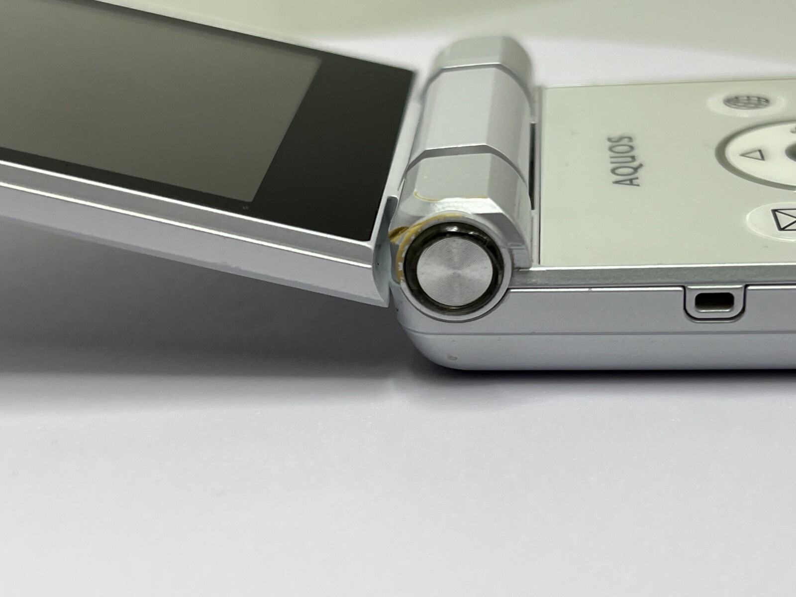 SHARP AQUOS Keitai 2 601SH Softbank White Unlocked SIM Free FLIP PHONE Android