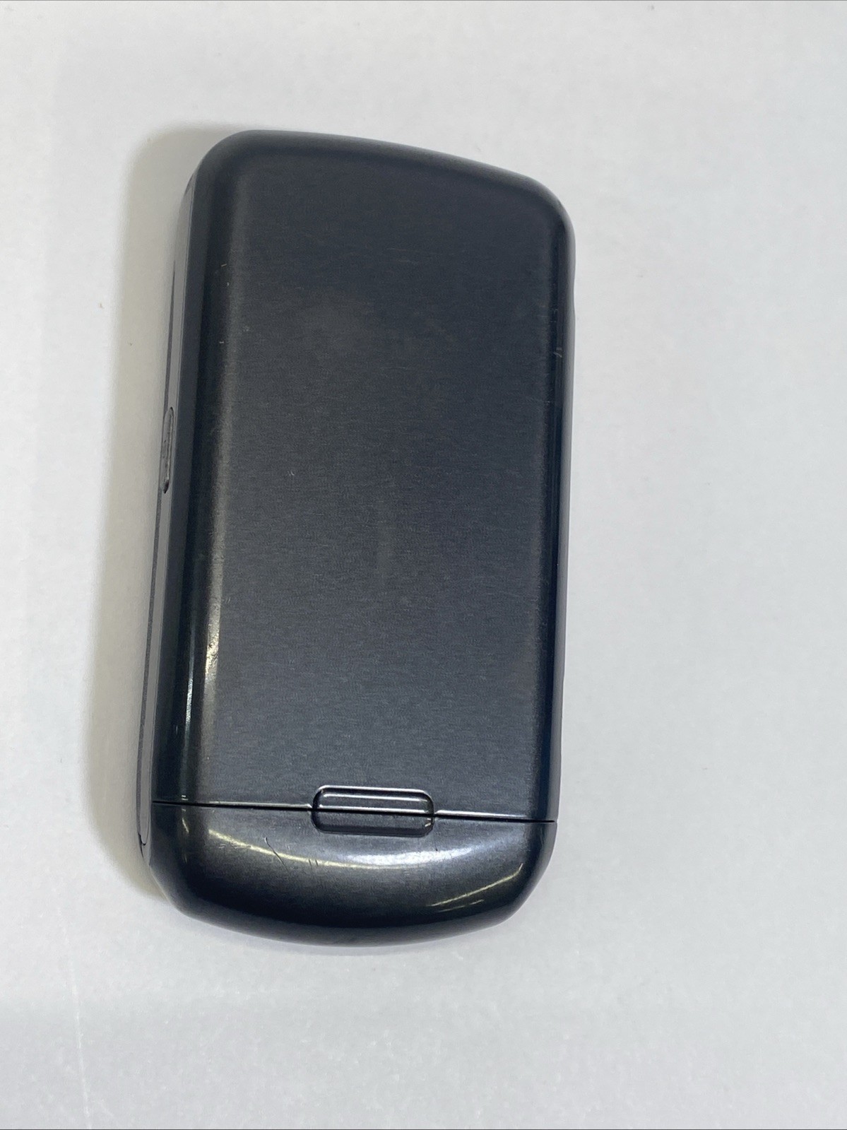 2 LG VX5600 MPP Accolade GRAY Wireless Flip Cell Phones Plug Cord 1.3MP Tested