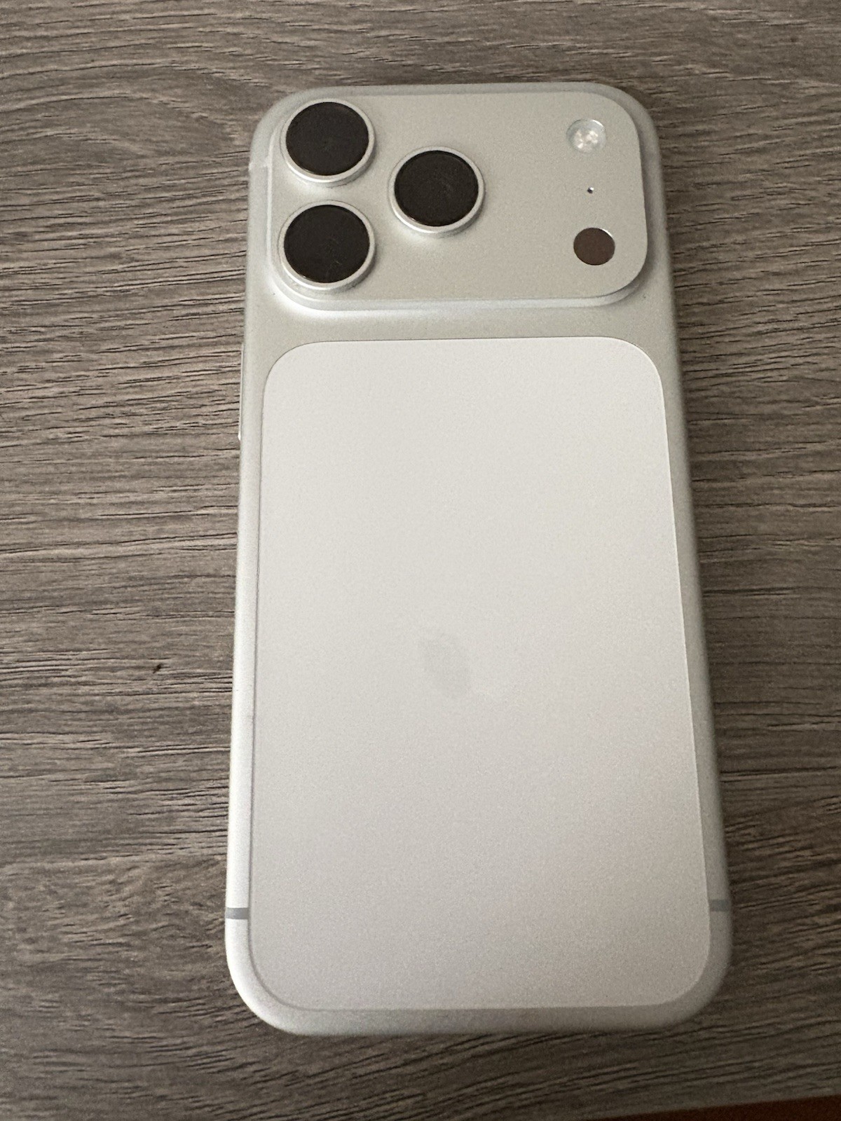 Apple iPhone 17 Pro 256 GB Silver (Verizon) Sim Locked Excellent Condition