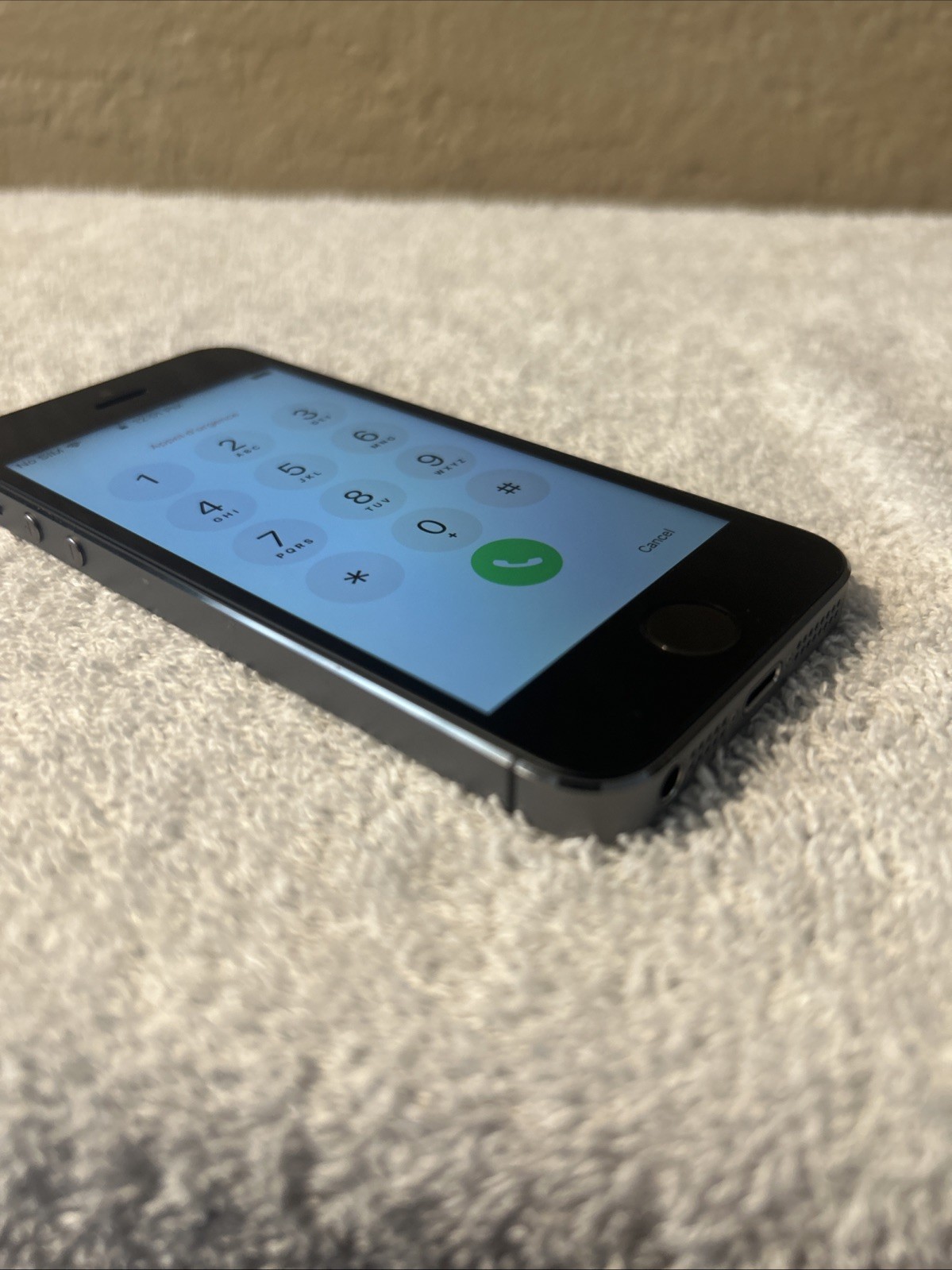 Apple iPhone 5s 16GB Black Space Grey Unlocked With Otter box Used