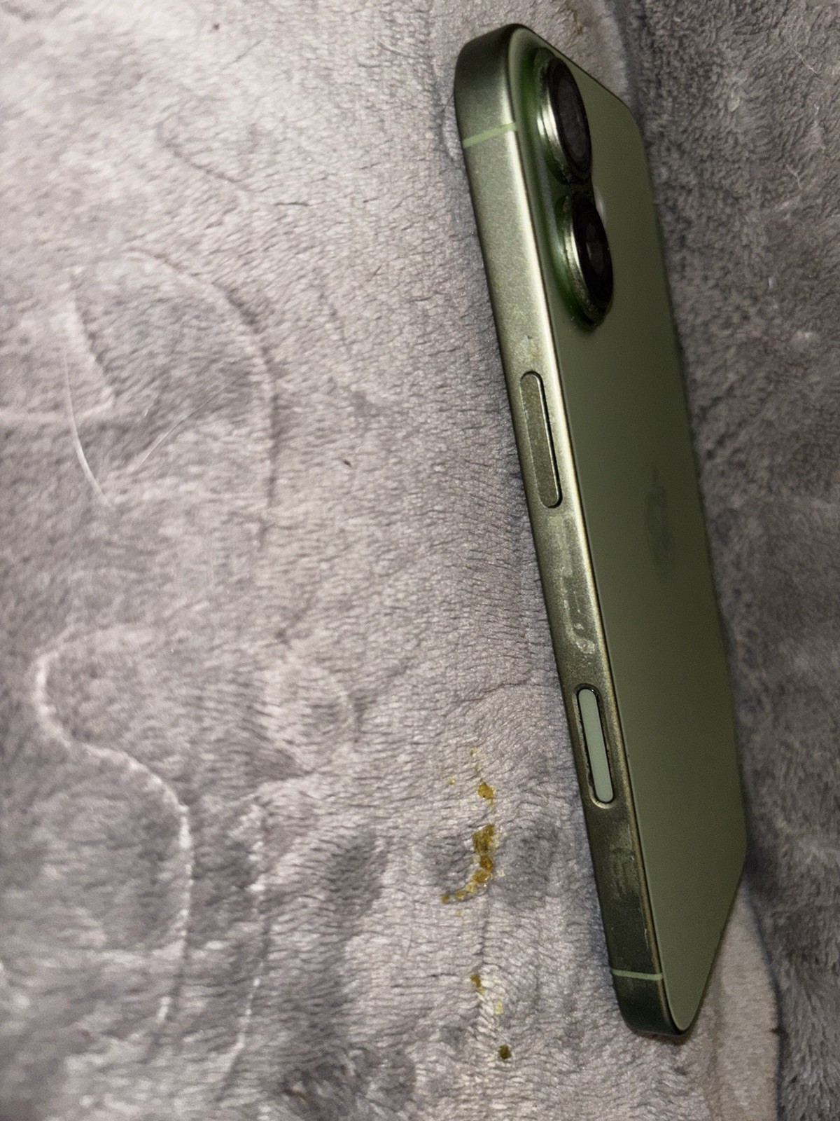 iPhone 17 Green Locked Or I Could Unlock It ! Serious Inquires Only