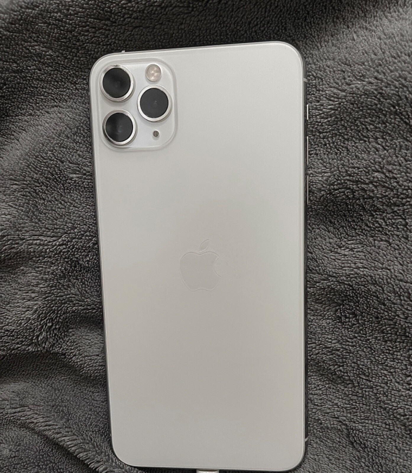 Apple iPhone 11 Pro Max – 64GB – Silver (Sprint) A2161 (CDMA + GSM)