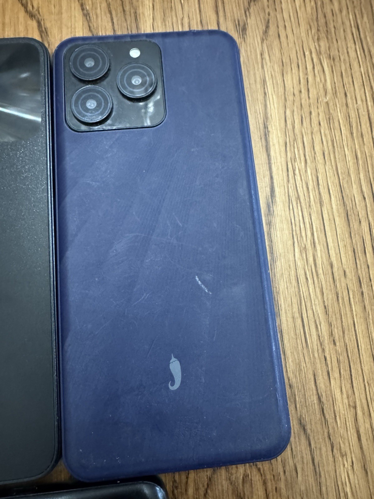 LOT OF 5 Android CELL PHONES UNTESTED, PARTS ONLY STORAGE FIND