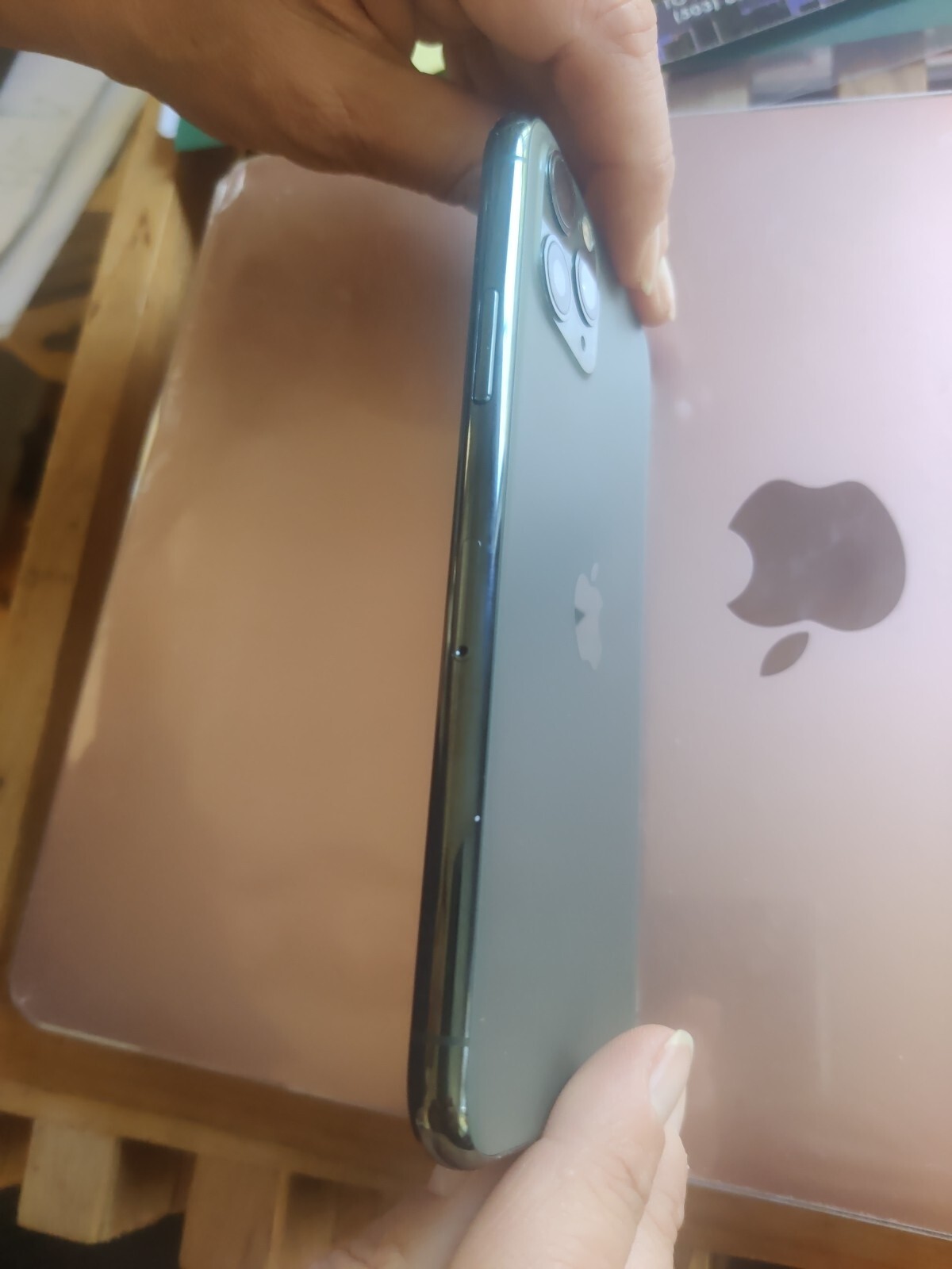 Apple iPhone 11 Pro – 64GB – Midnight Green (Unlocked) A2160 (CDMA + GSM)