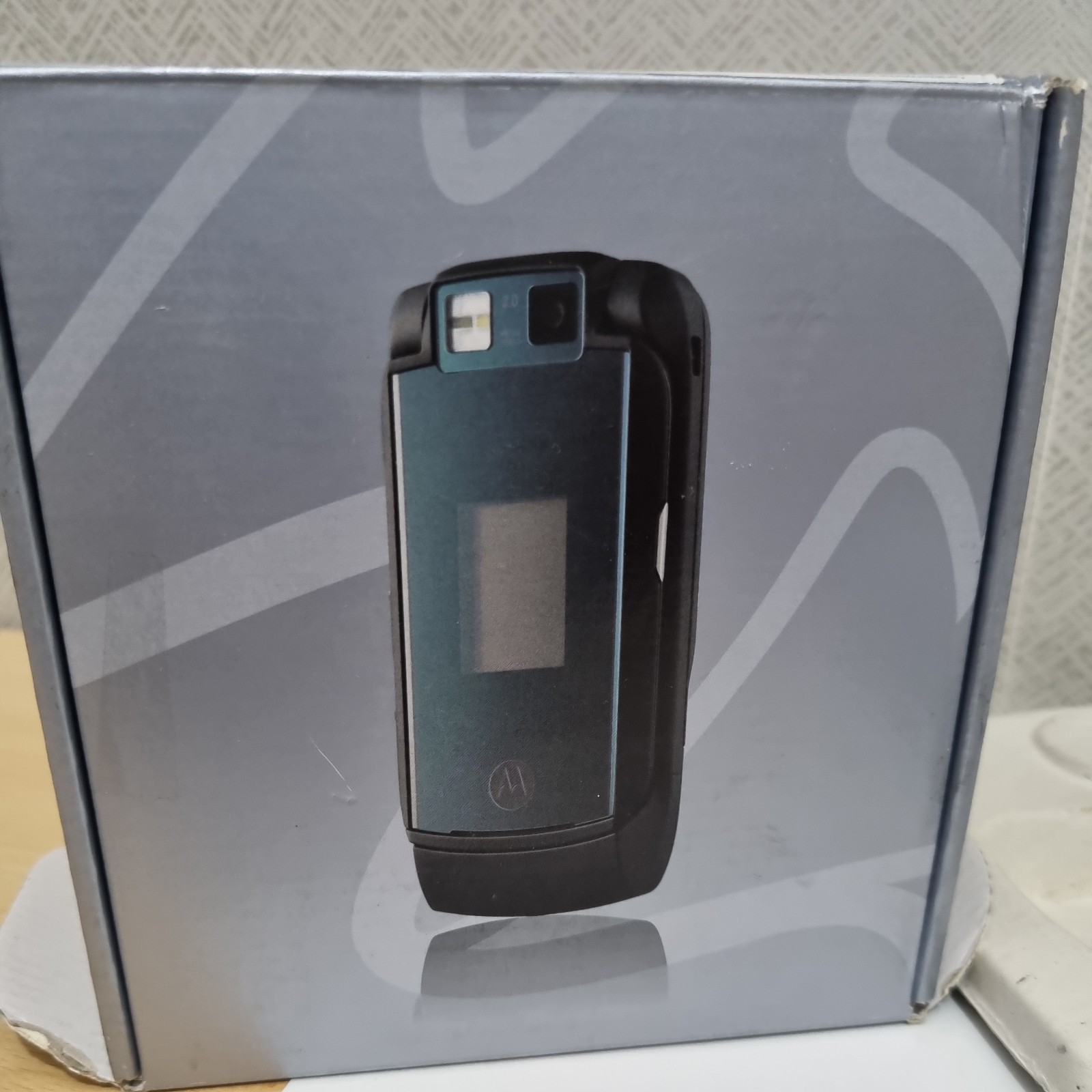 Motorola RAZR Maxx V6 brand new old stock