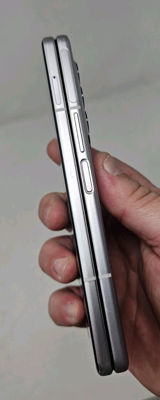 Samsung Galaxy Z Fold 3 5G Silver Internal Screen Not Working PARTS SM-F926U1
