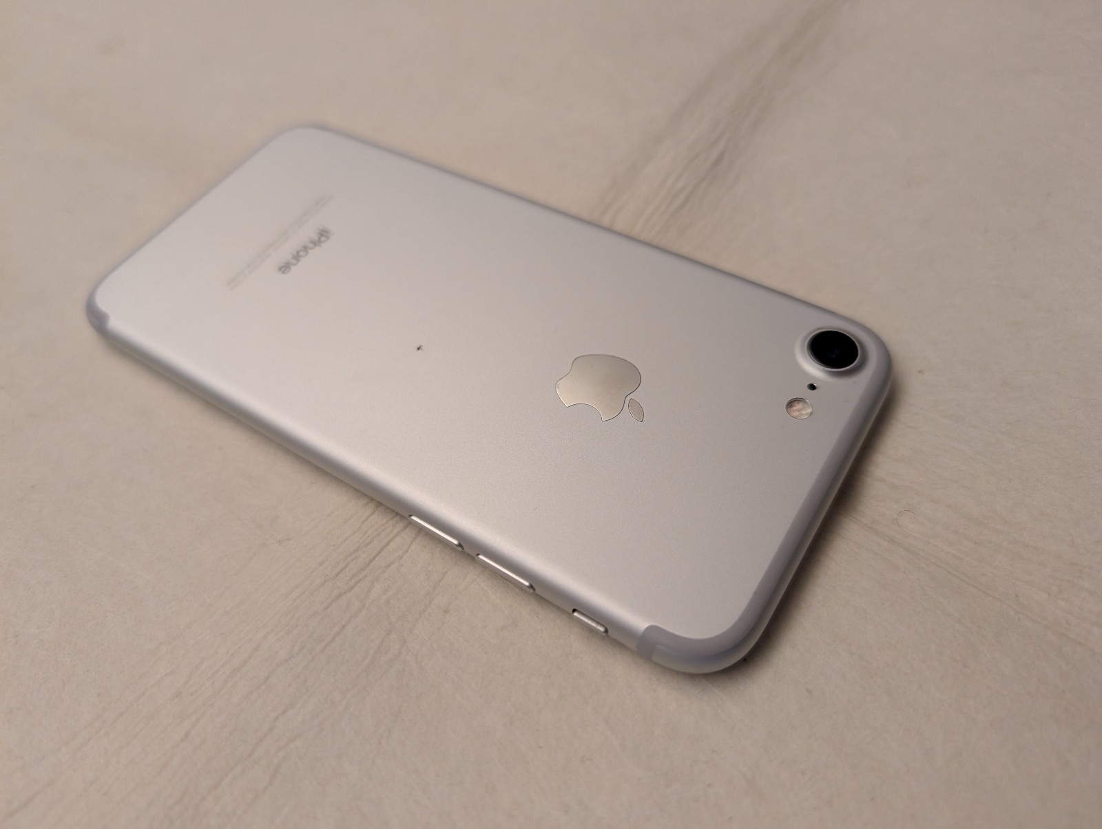 *NICE WORKING* Apple iPhone 7, 32GB, 2GB RAM Retina IPS A1660 Silver (Unlocked)