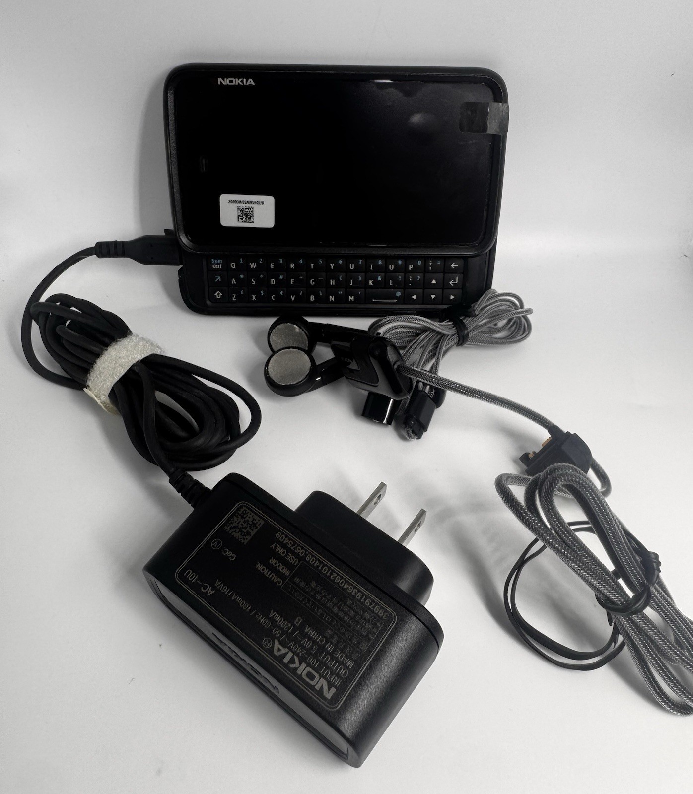 Nokia N900 32GB Maemo Mobile Internet Device Not Working For Parts Repair