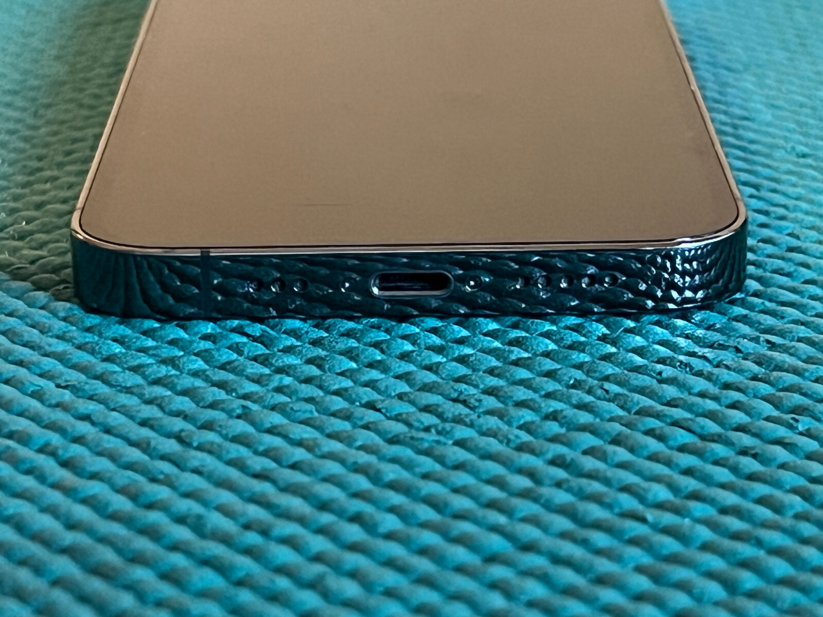 Apple iPhone 13 Pro – 128GB – Graphite (Unlocked) A2483 (CDMA + GSM)