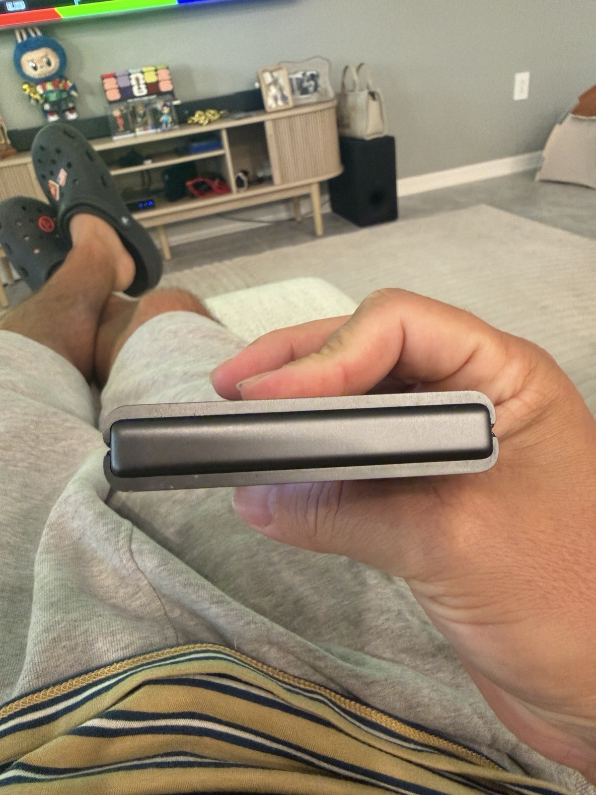 Motorola Moto Razr 2024 (XT2453) – 256GB 5G Koala Gray Unlocked