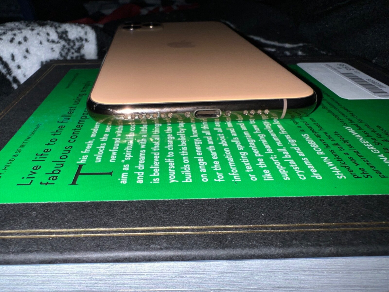 Apple iPhone 11 Pro Max – 64GB – Gold (Sprint) A2161 (CDMA + GSM)