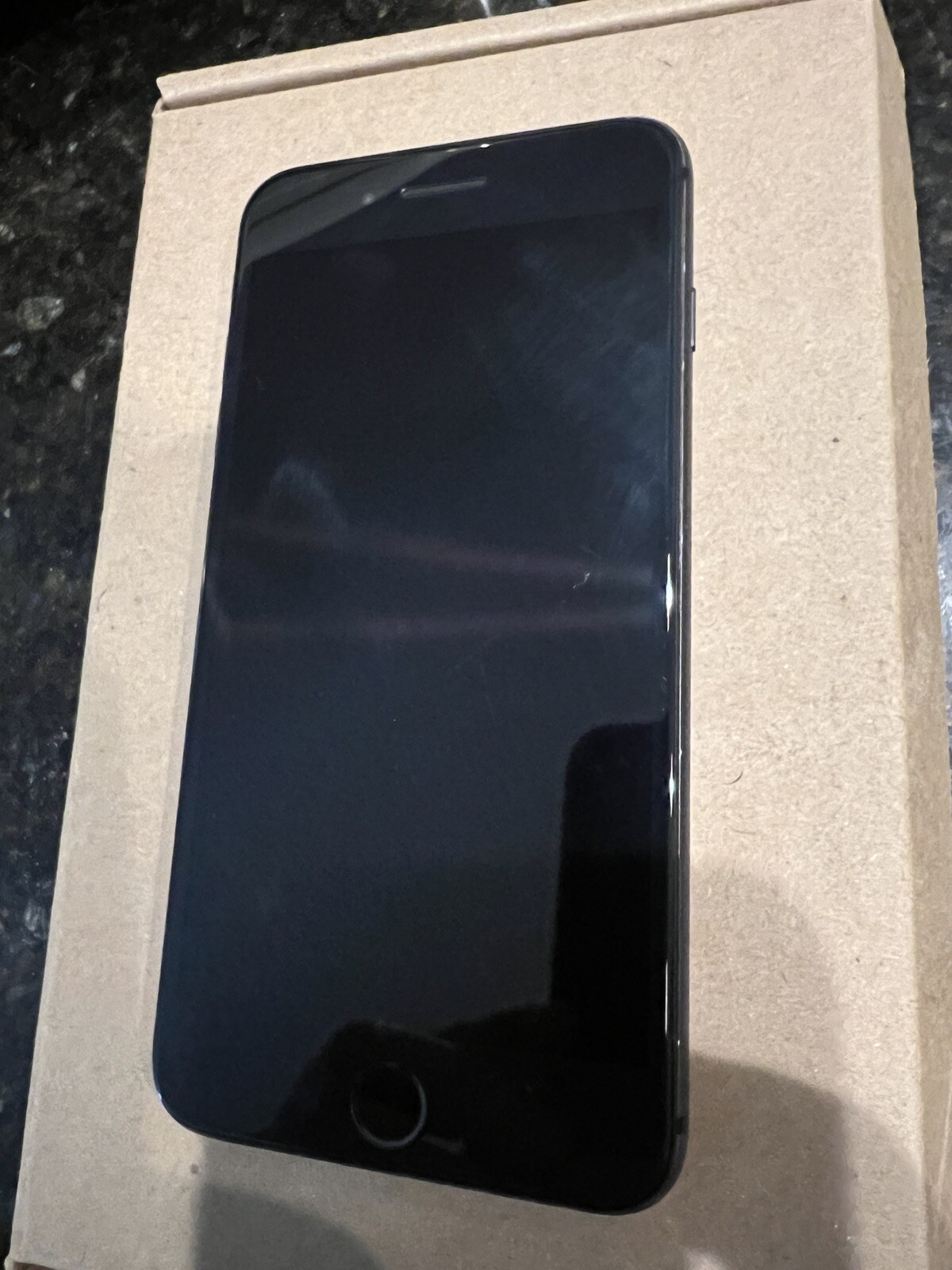 Apple iPhone 8 Plus – 64GB – Space Gray (T-Mobile) A1897 (GSM)