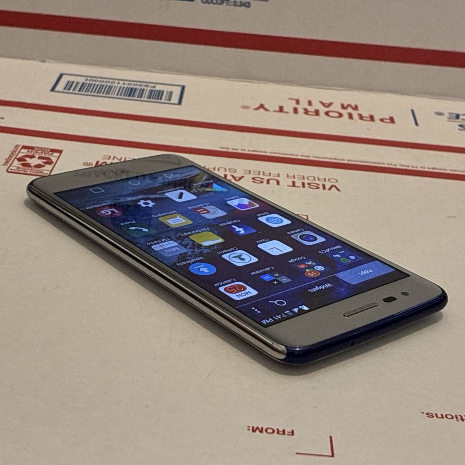 UNLOCKED LG 16GB Android LTE GSM Smartphone