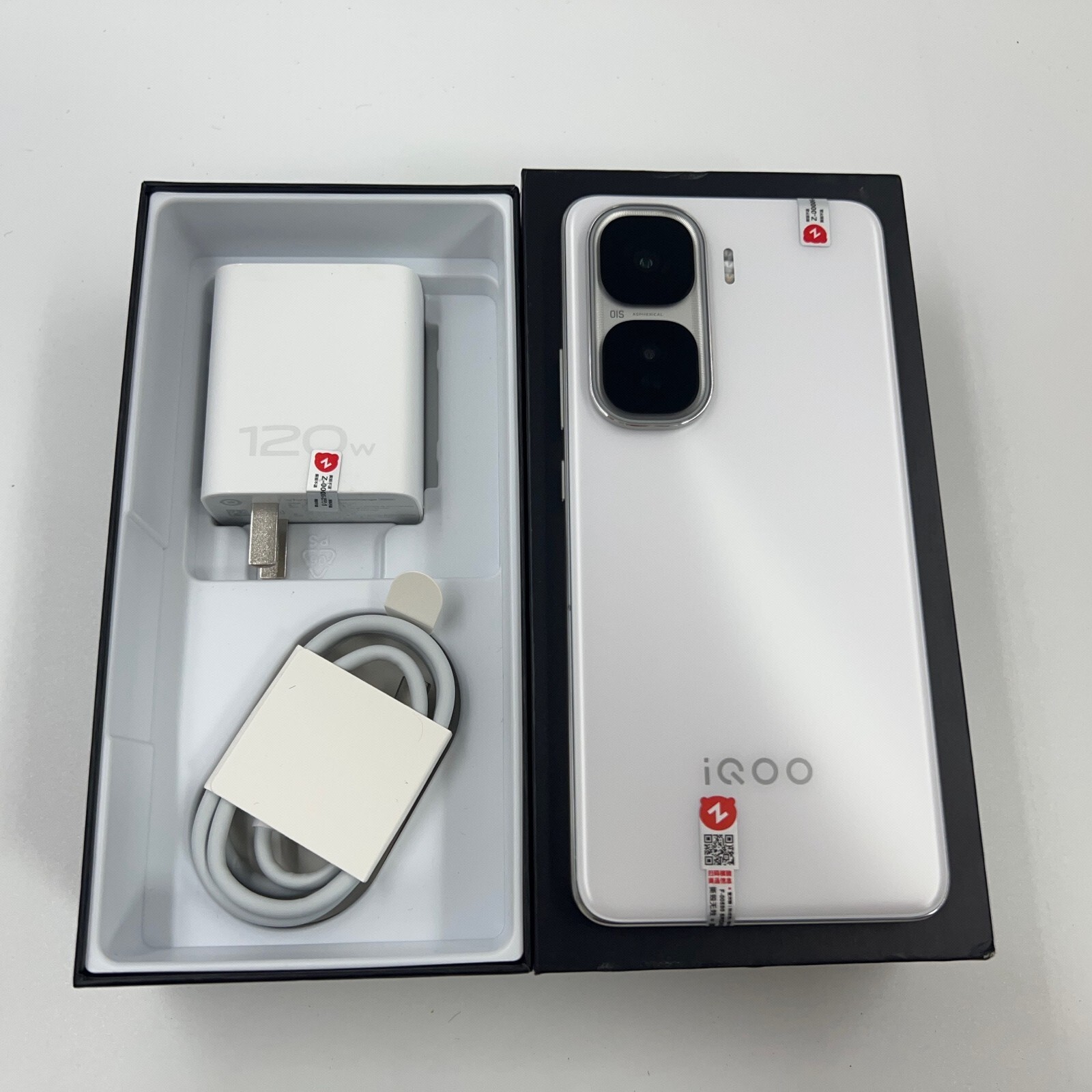 vivo iQOO Neo10 Pro+ 5G 6.82″50MP 6800mAh 256GB/512GB Snapdragon 8 Elite Android