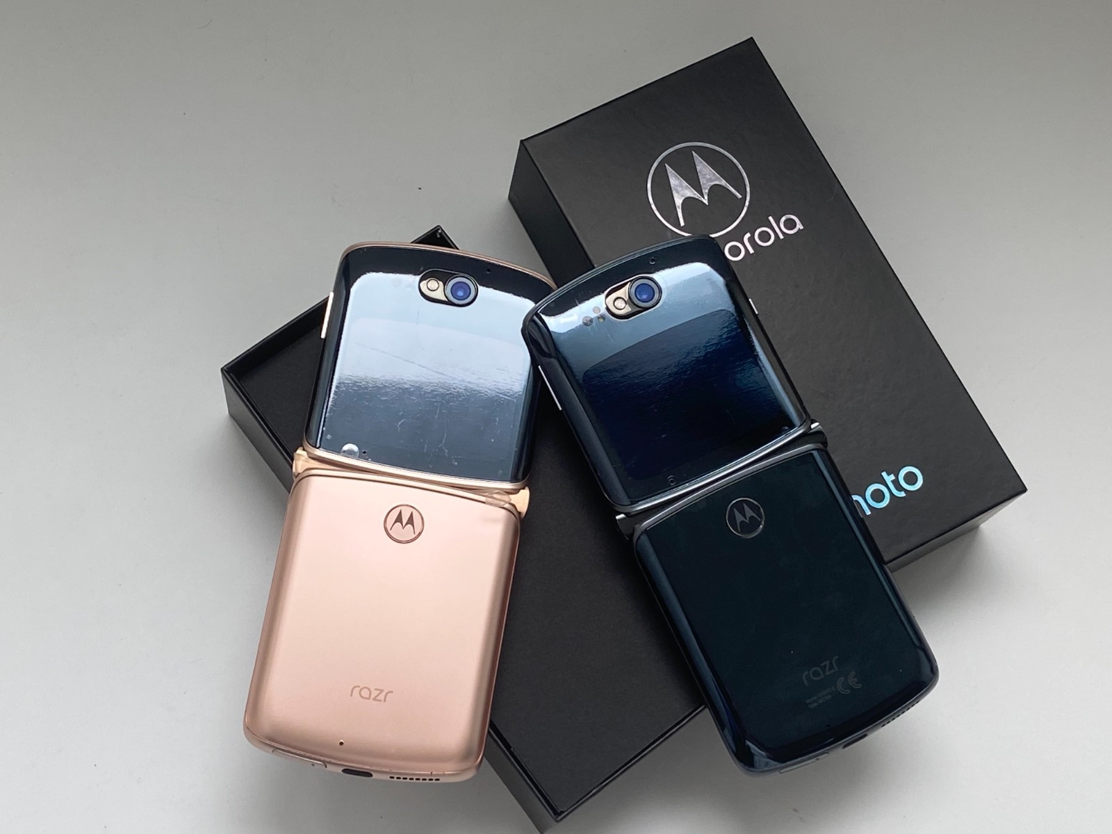 Motorola Moto Razr 5G 2020 XT2071 256GB Unlocked Android Smartphone