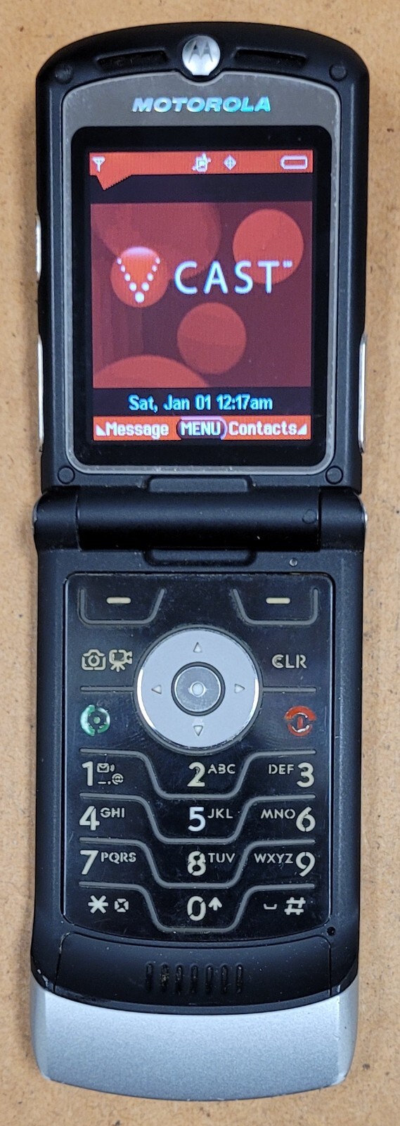 Motorola RAZR V3m – Silver and Black ( Verizon ) Cellular Flip Phone